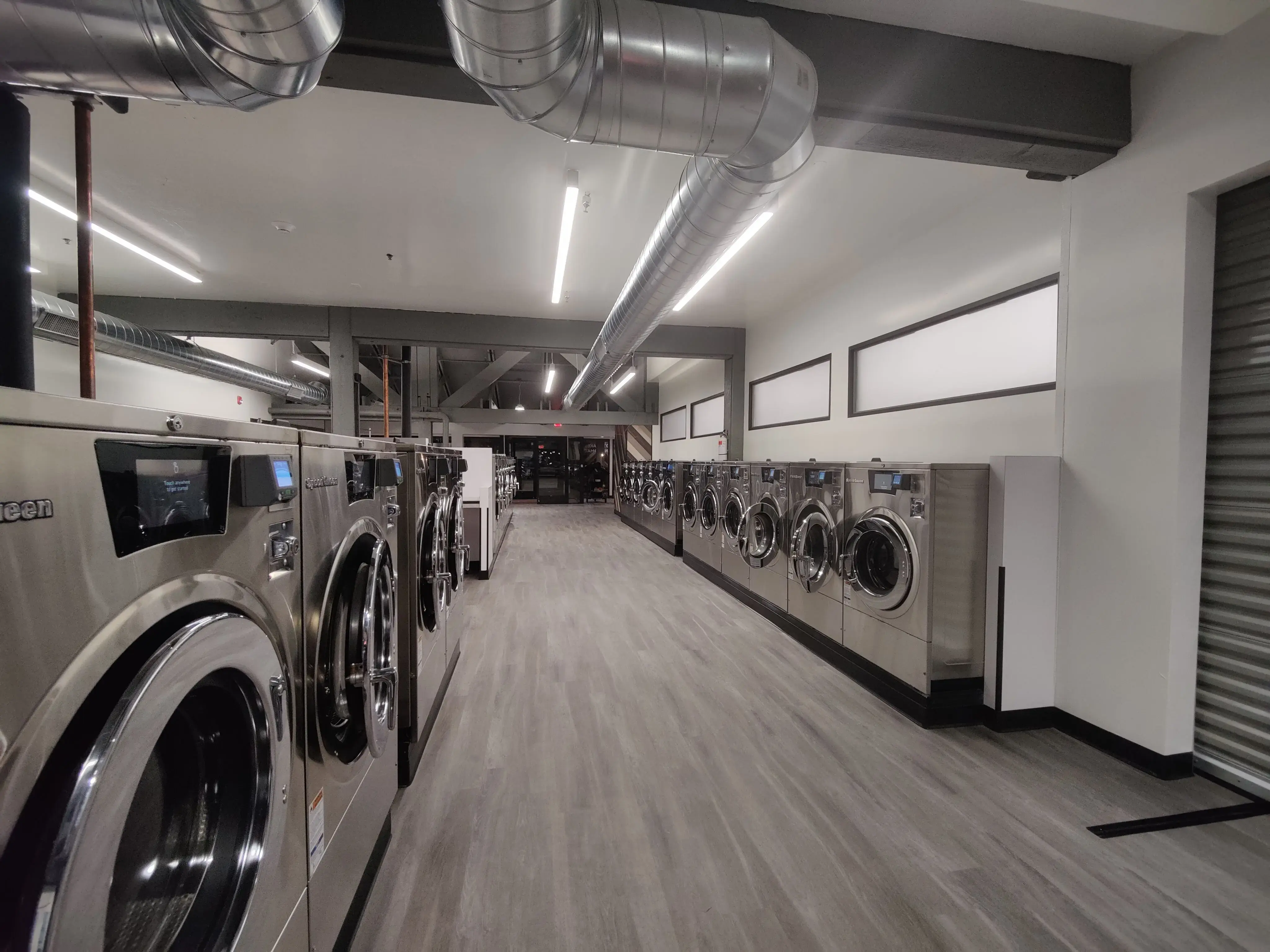 Mammoth Lakes Laundromat - Image 20