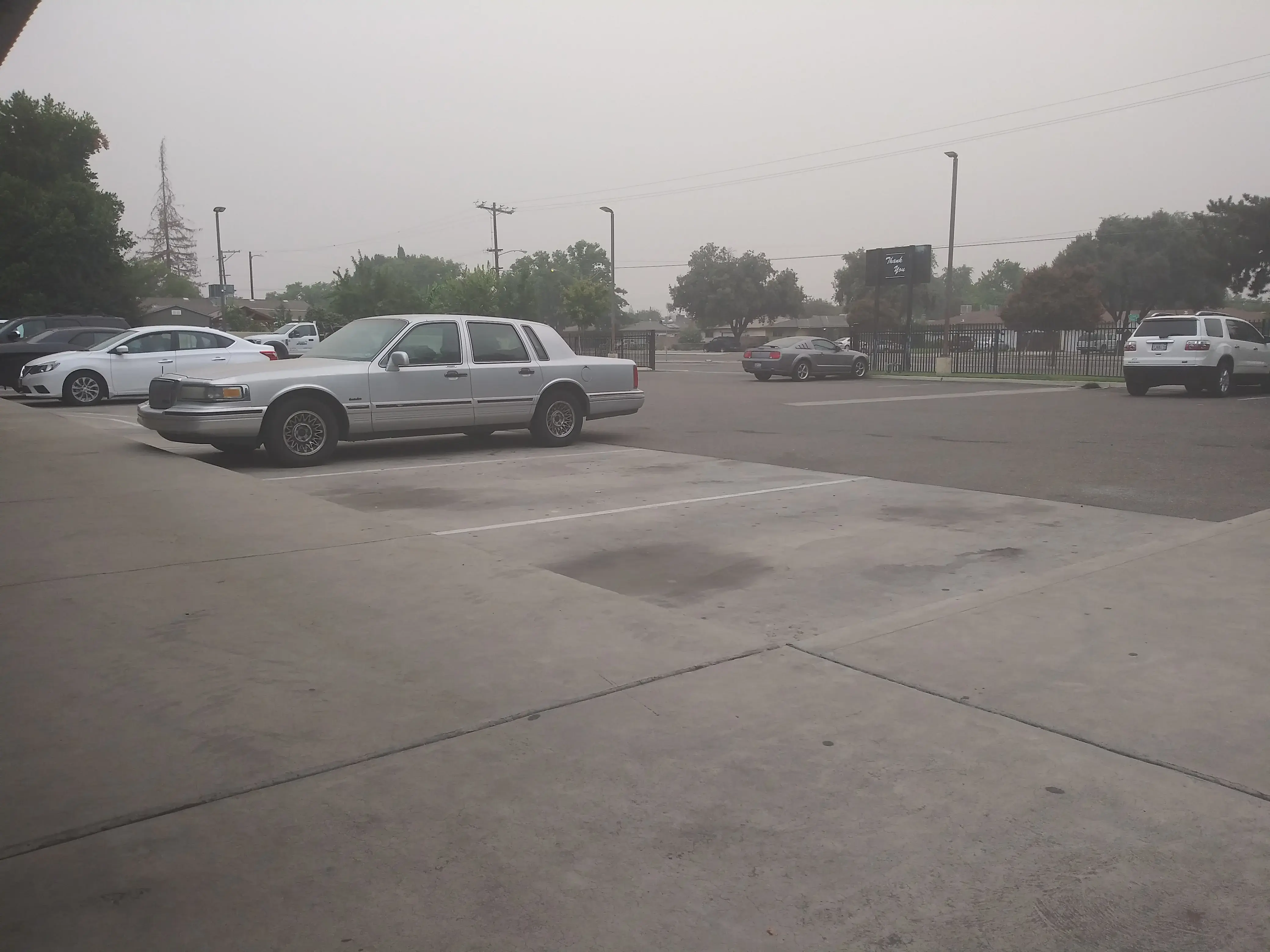 Mammoth Laundromat (7 AM - 10 PM, last wash at 8:45 PM) - Image 15