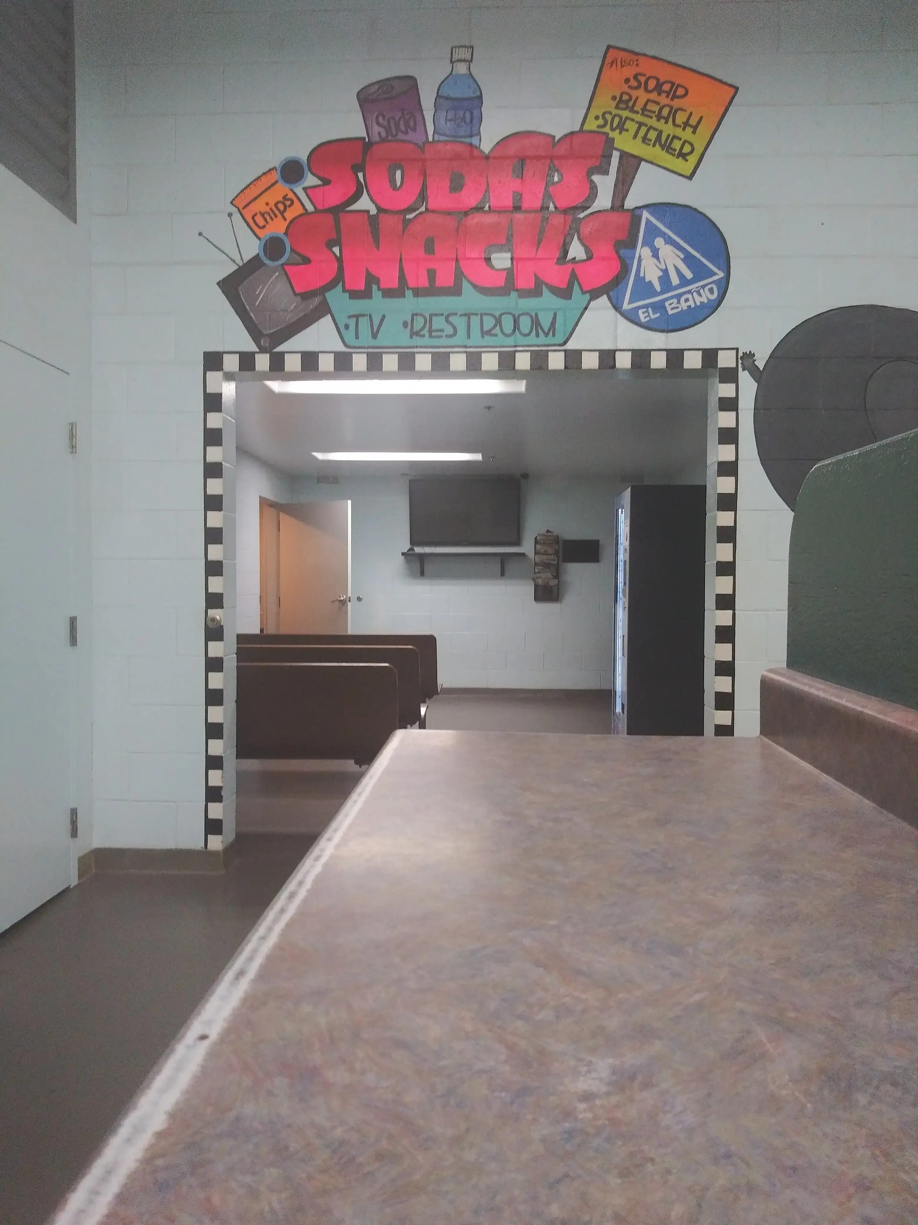 Mammoth Laundromat (7 AM - 10 PM, last wash at 8:45 PM) - Image 19