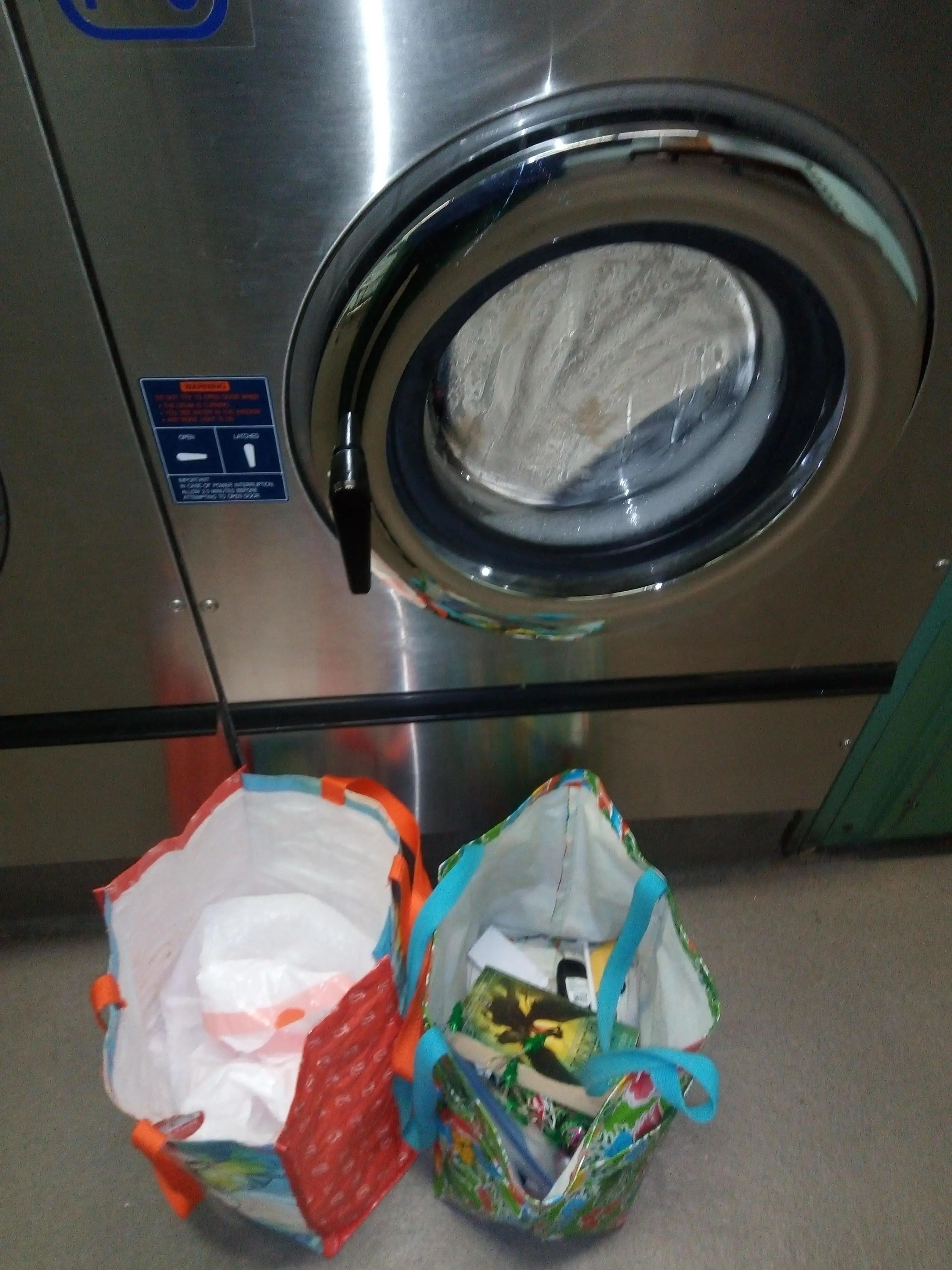 Mammoth Laundromat (7 AM - 10 PM, last wash at 8:45 PM) - Image 10