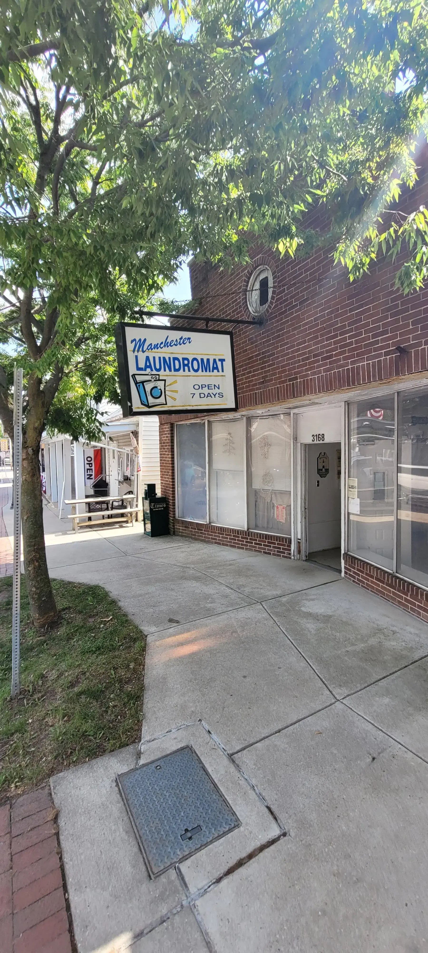 Manchester Laundromat thumbnail 2