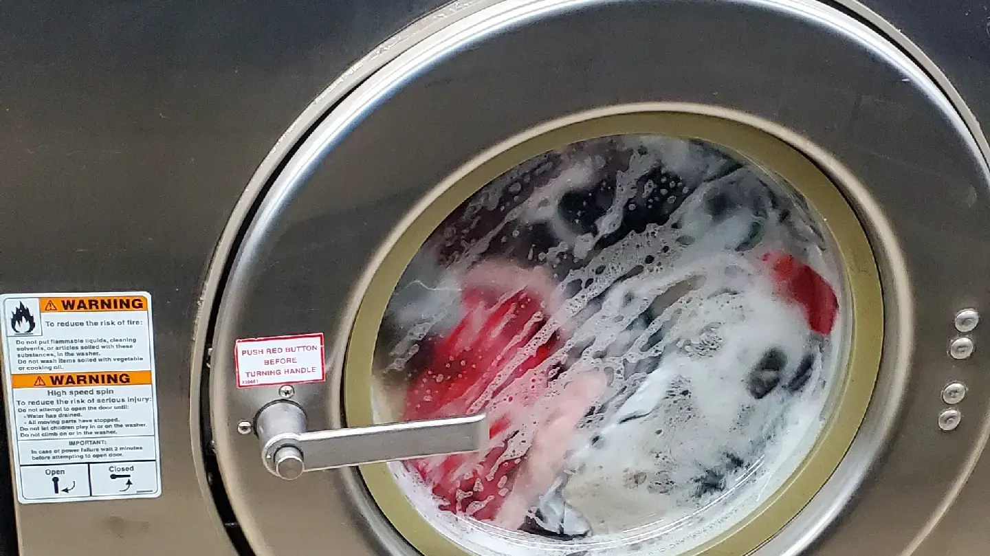 Mandy's Laundry Service thumbnail 17