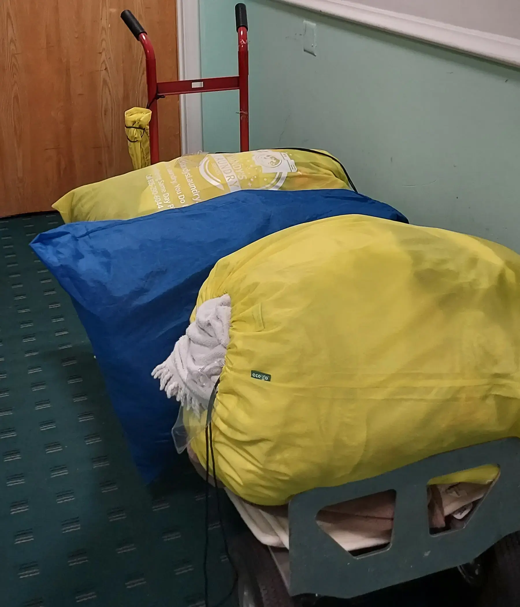 Mandy's Laundry Service thumbnail 18