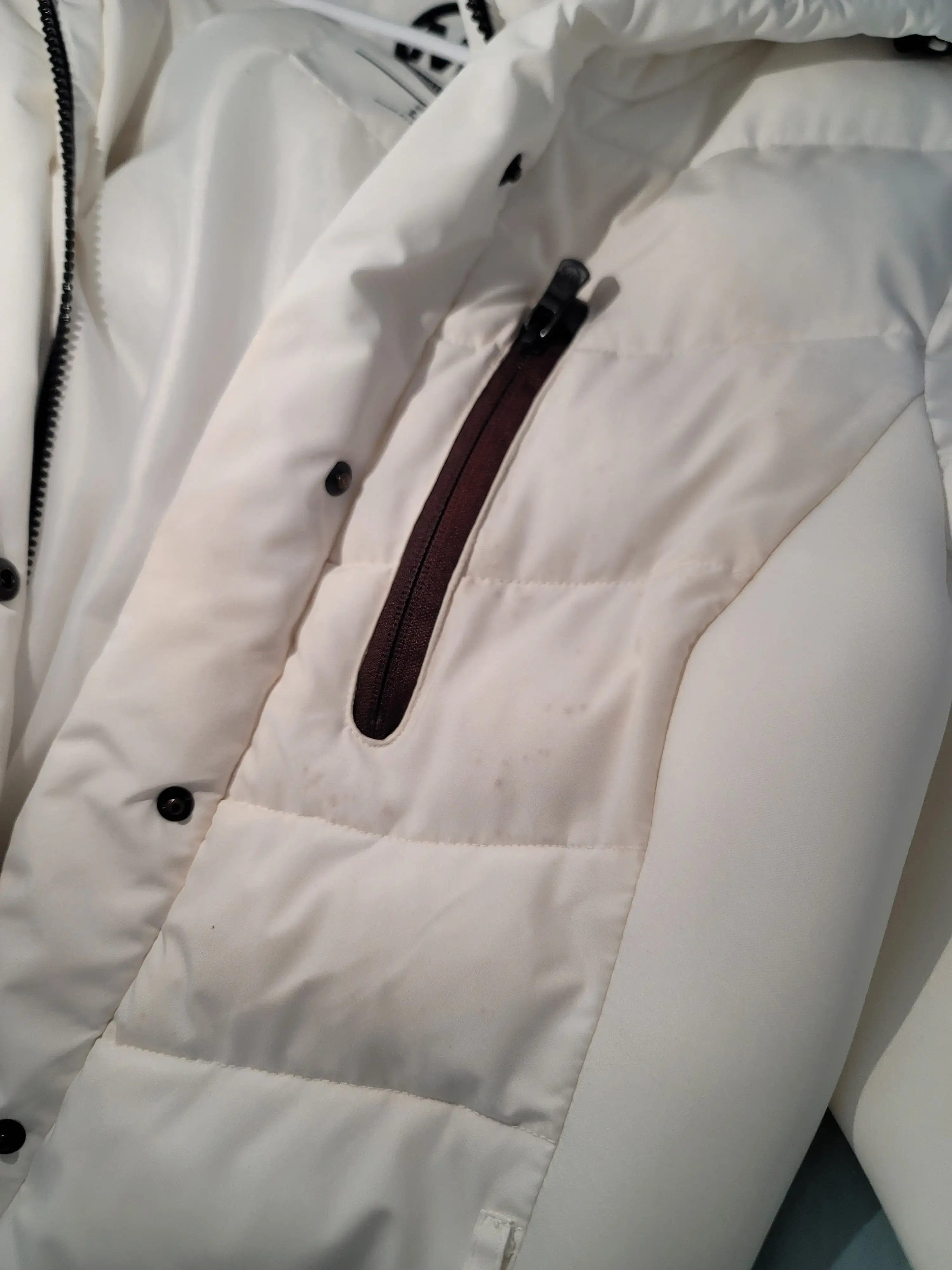 Mango Cleaners And Laundry - Image 1