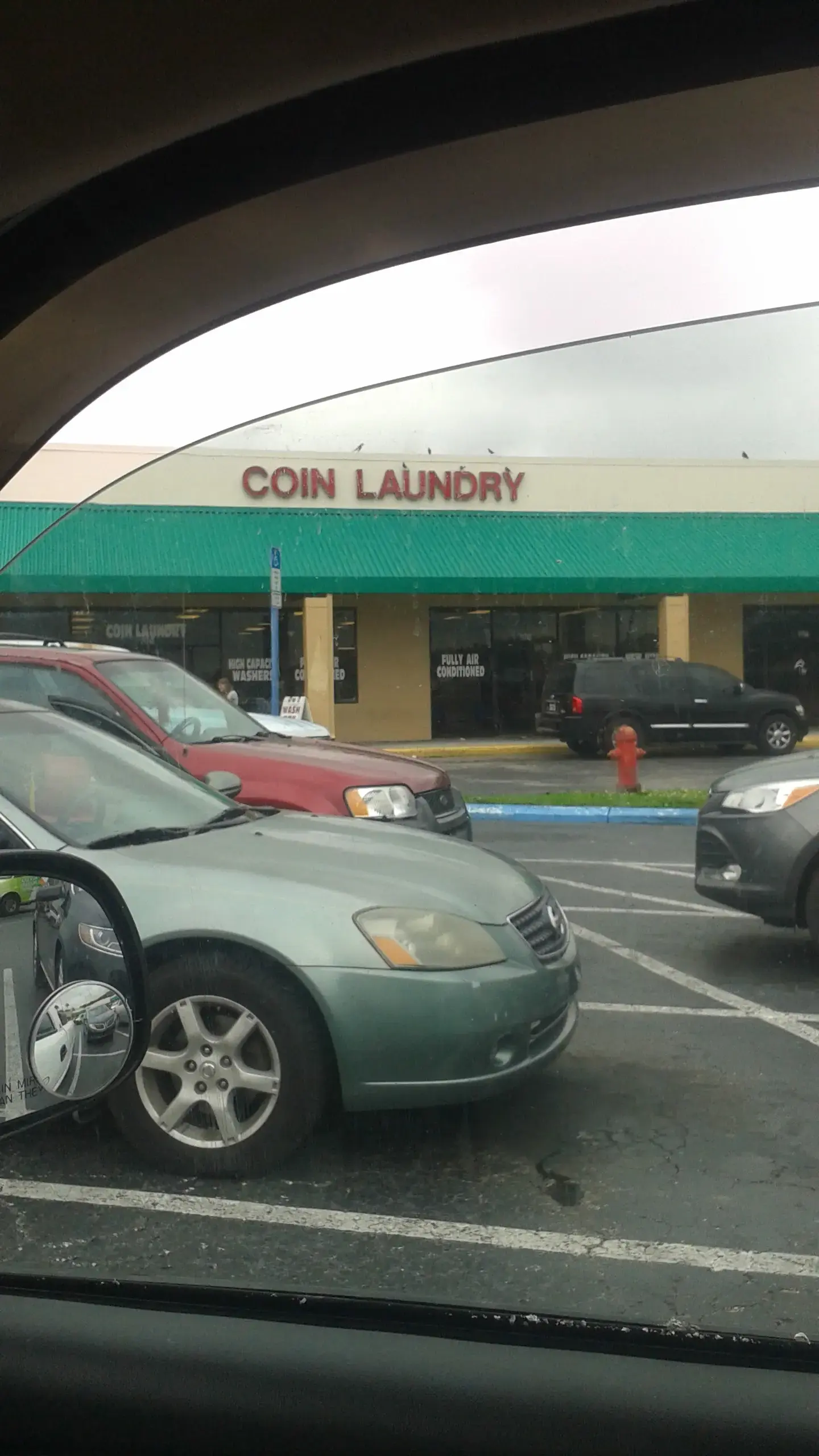 Mango Coin Laundry thumbnail 18