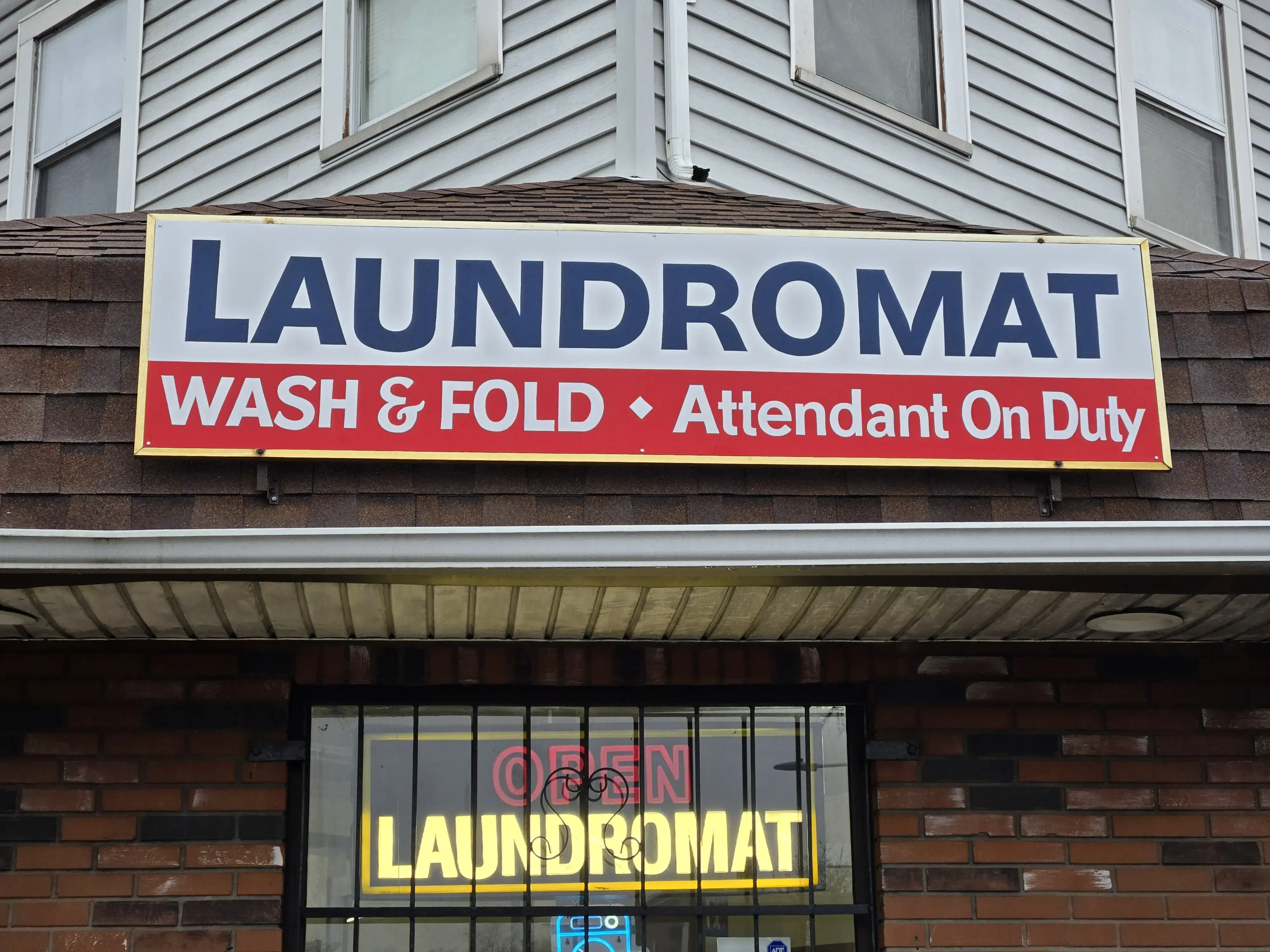 Manny's Laundrette - Image 2