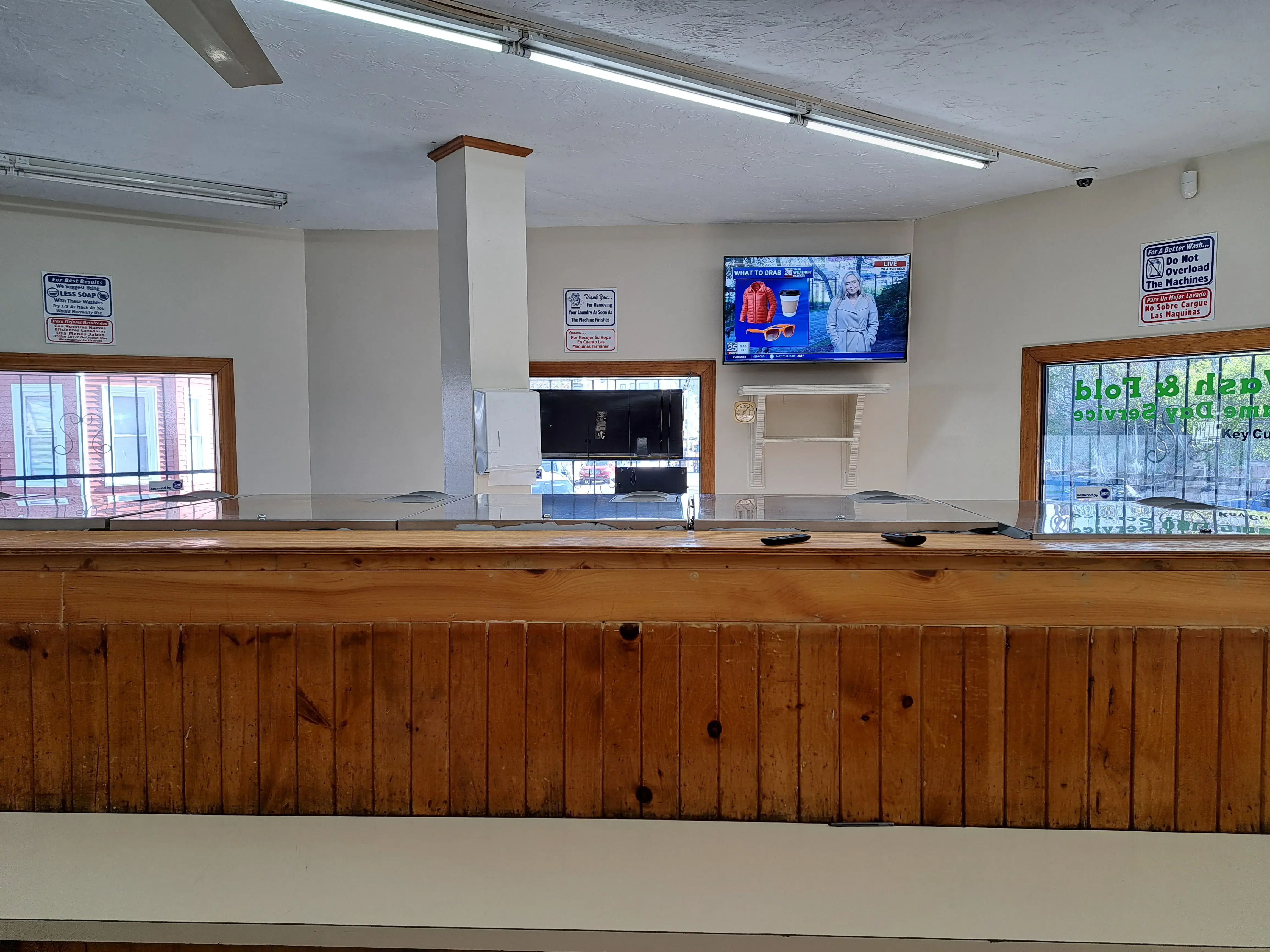 Manny's Laundrette thumbnail 9