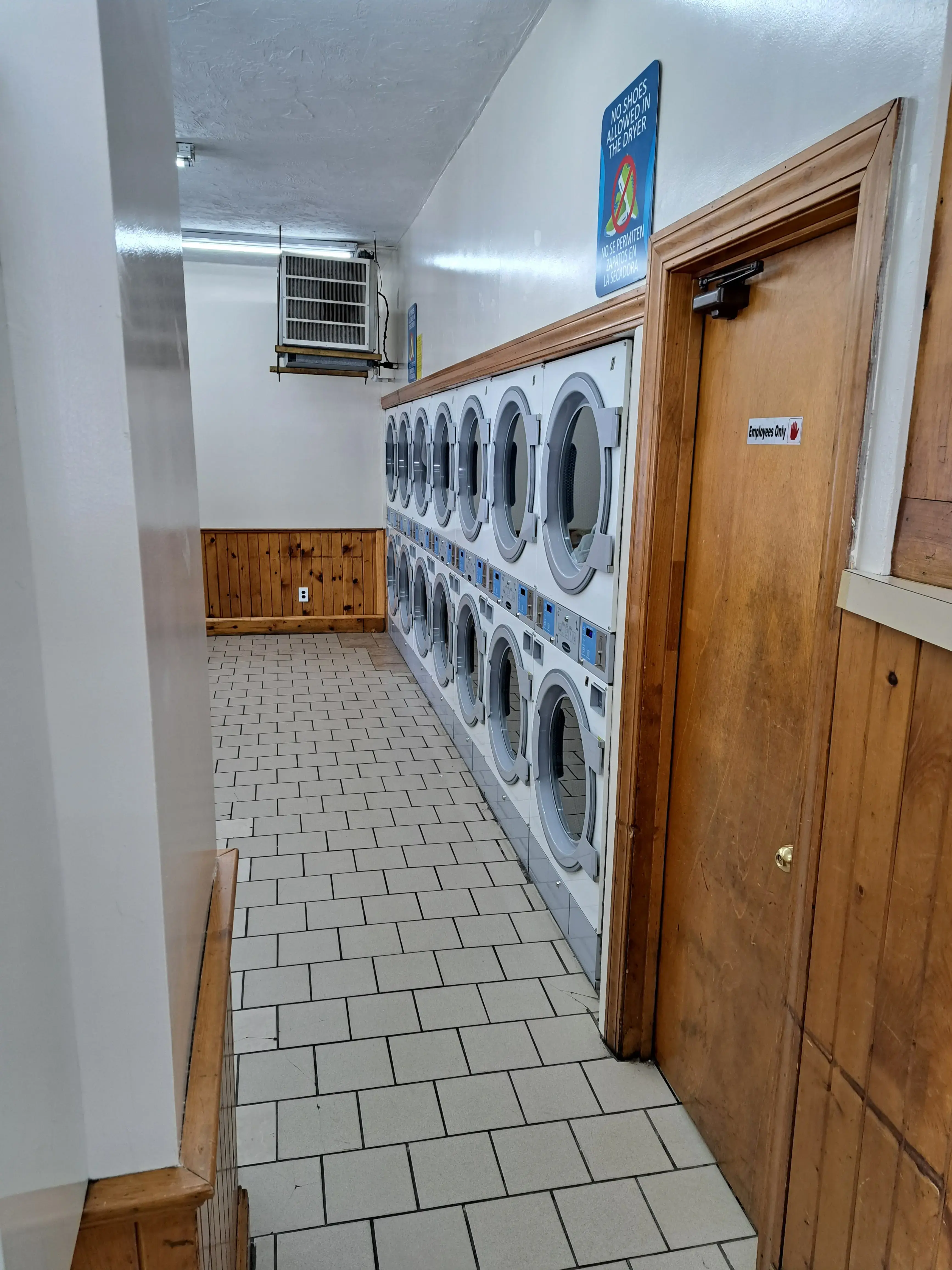 Manny's Laundrette - Image 17