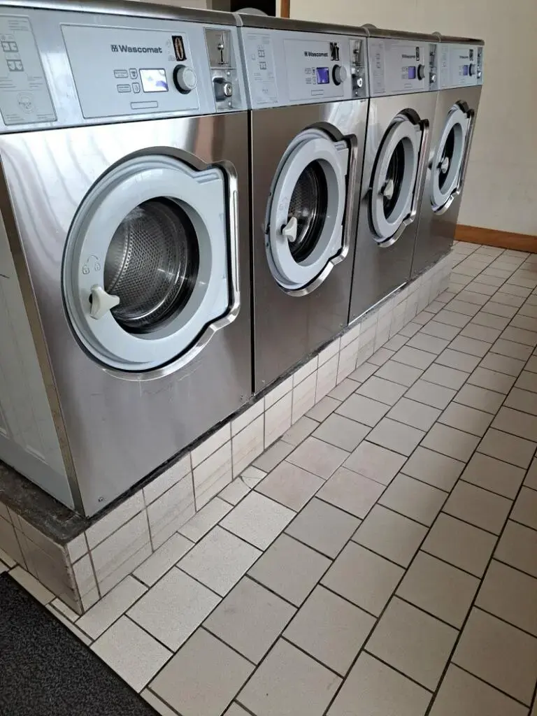 Manny's Laundrette - Image 13