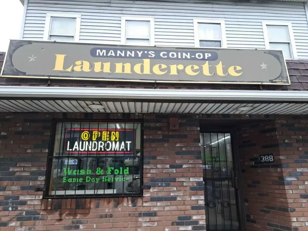 Manny's Laundrette - Image 10