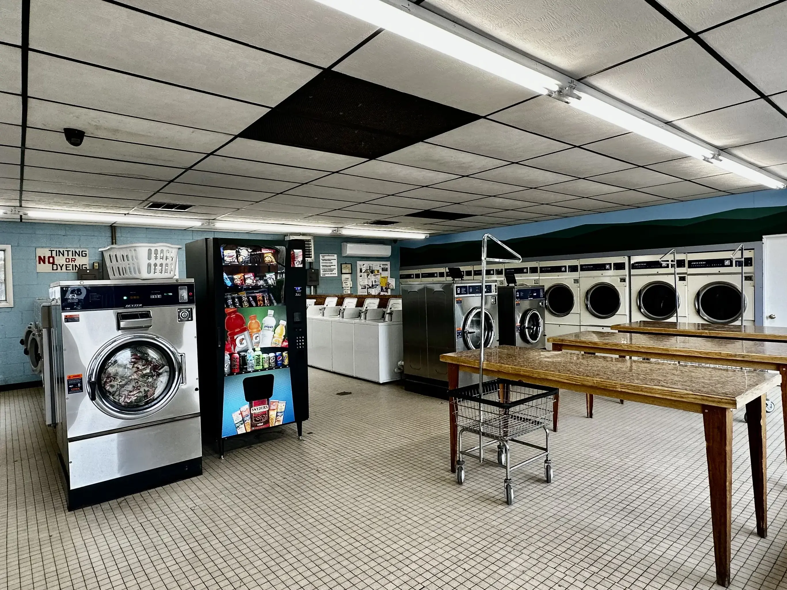 Mansfield Laundromat - Image 2