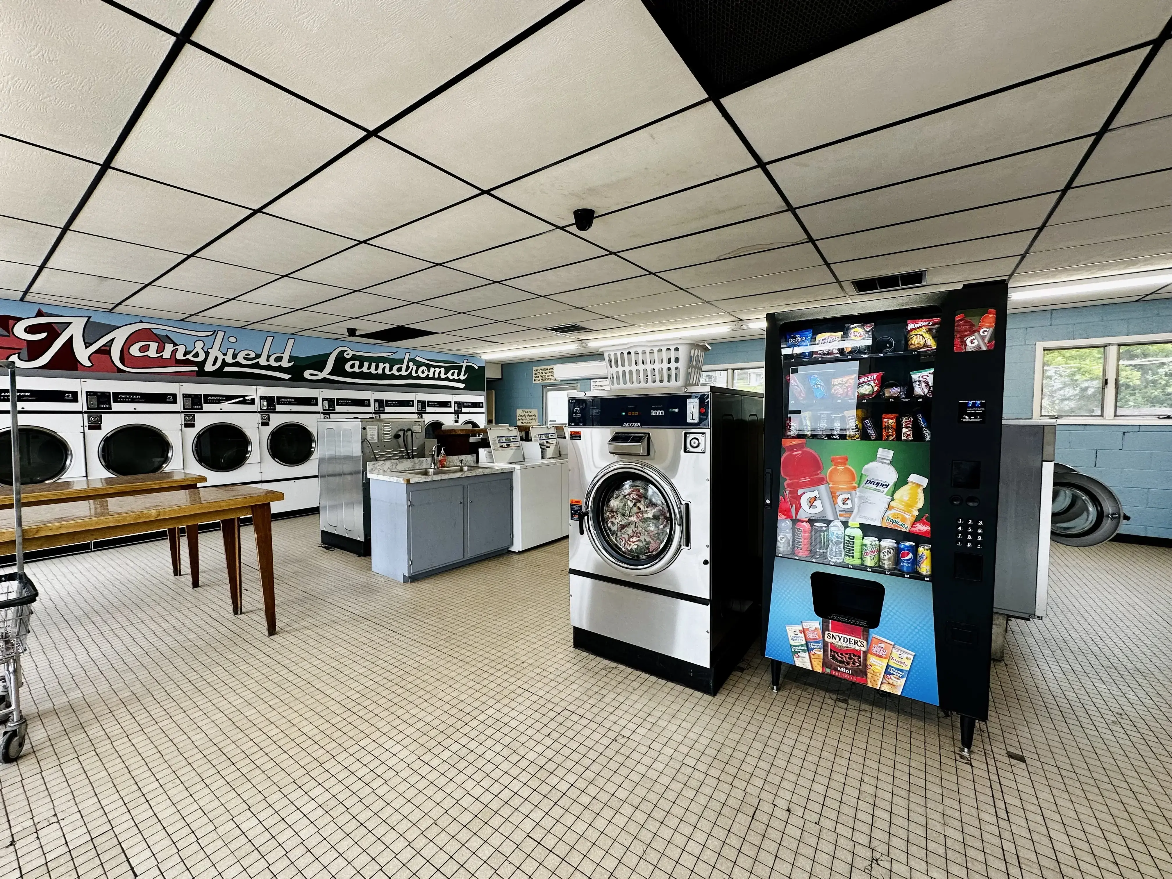 Mansfield Laundromat - Image 12