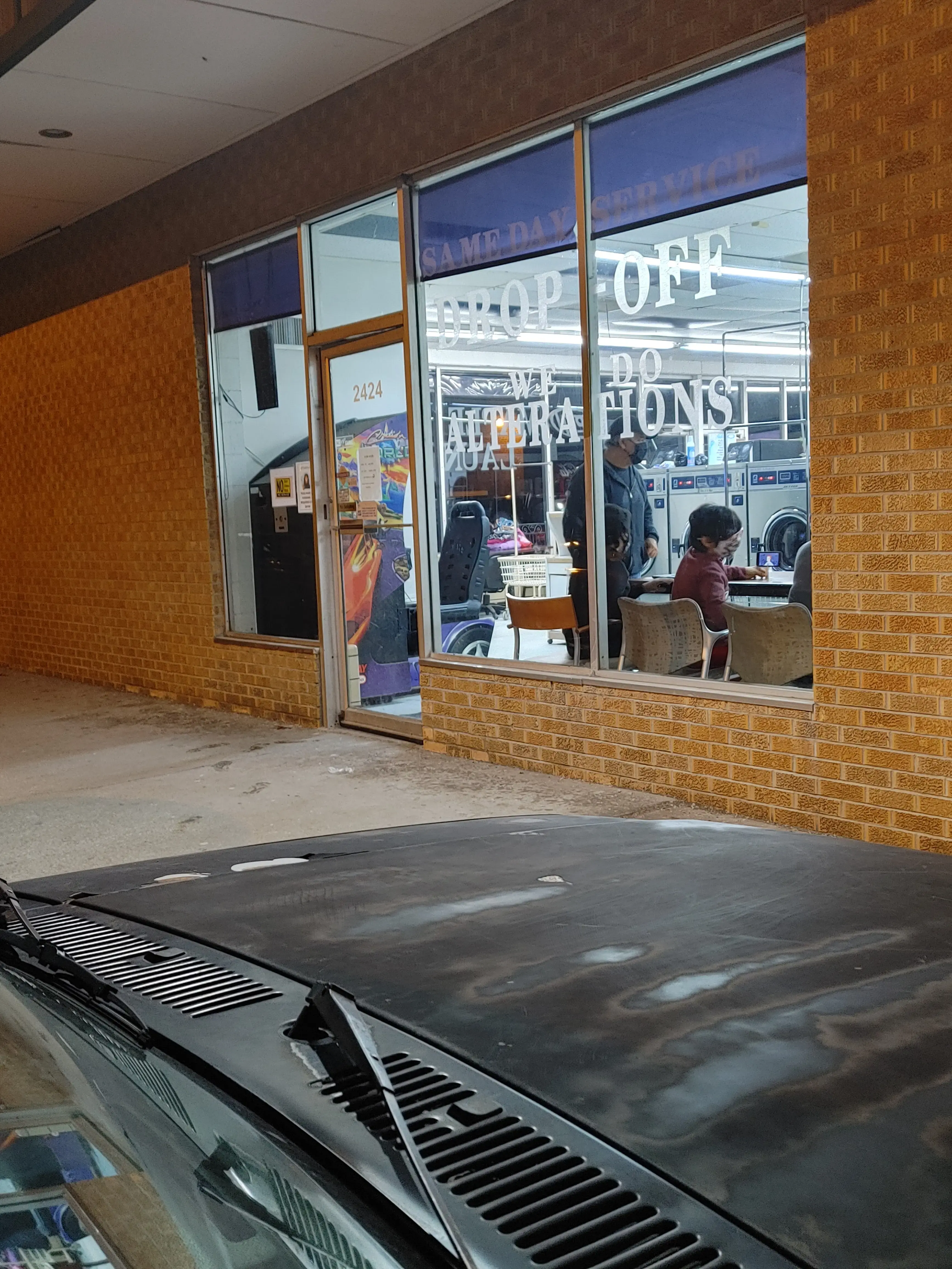 Maple Hill Laundry - Image 12
