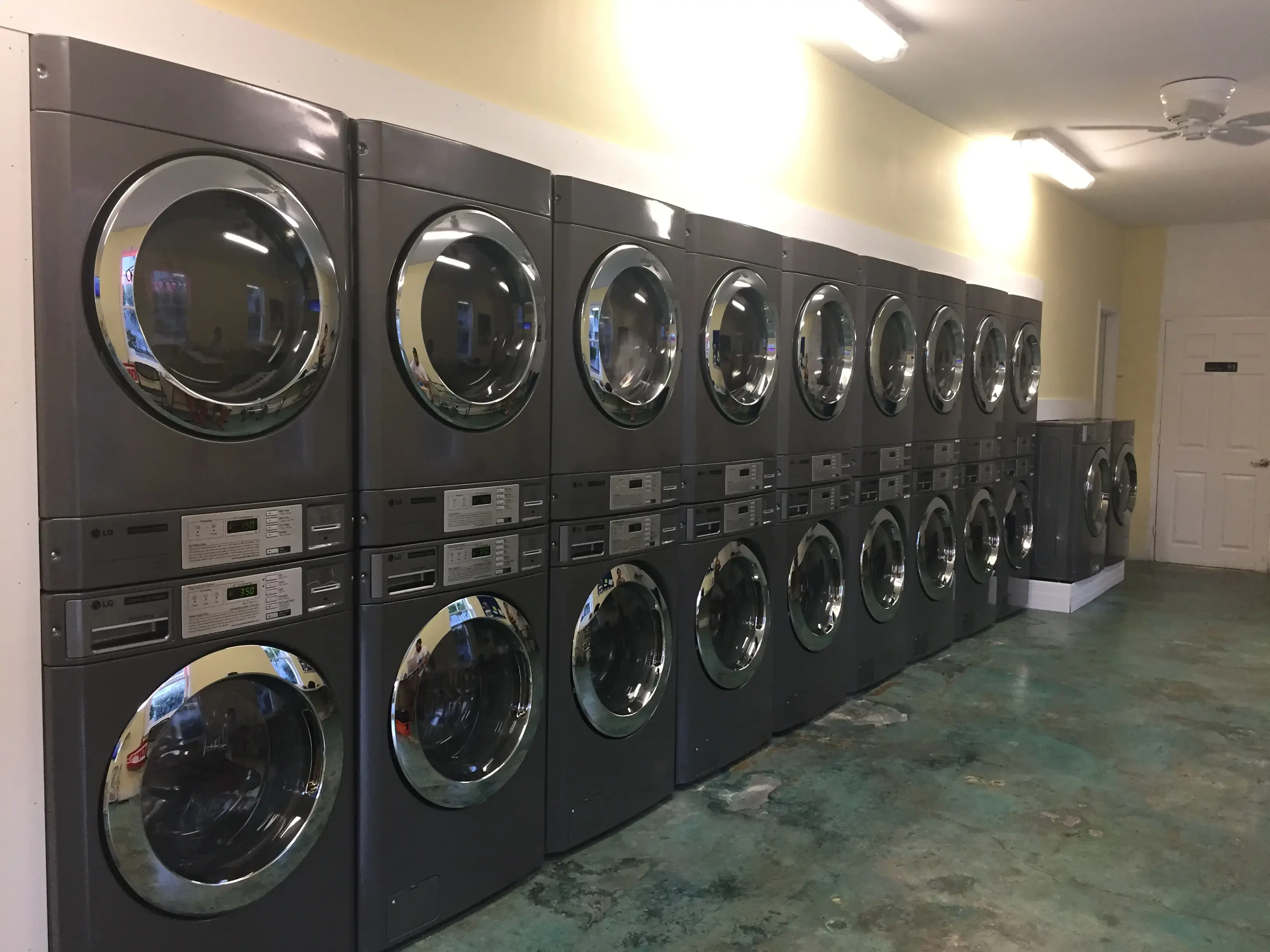 Margaret-Truman Launderette (Drop Off - Self Serve) - Image 16