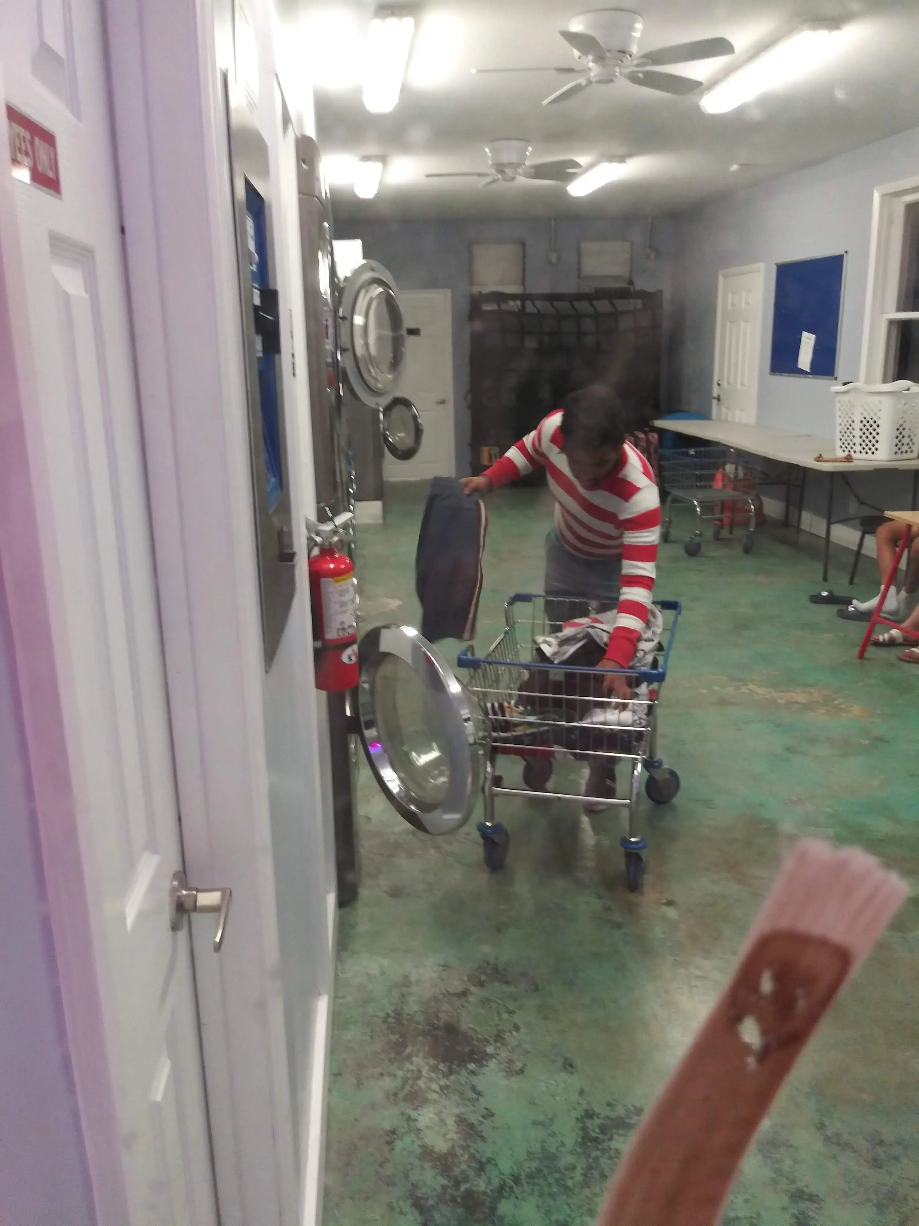Margaret-Truman Launderette (Drop Off - Self Serve) thumbnail 9