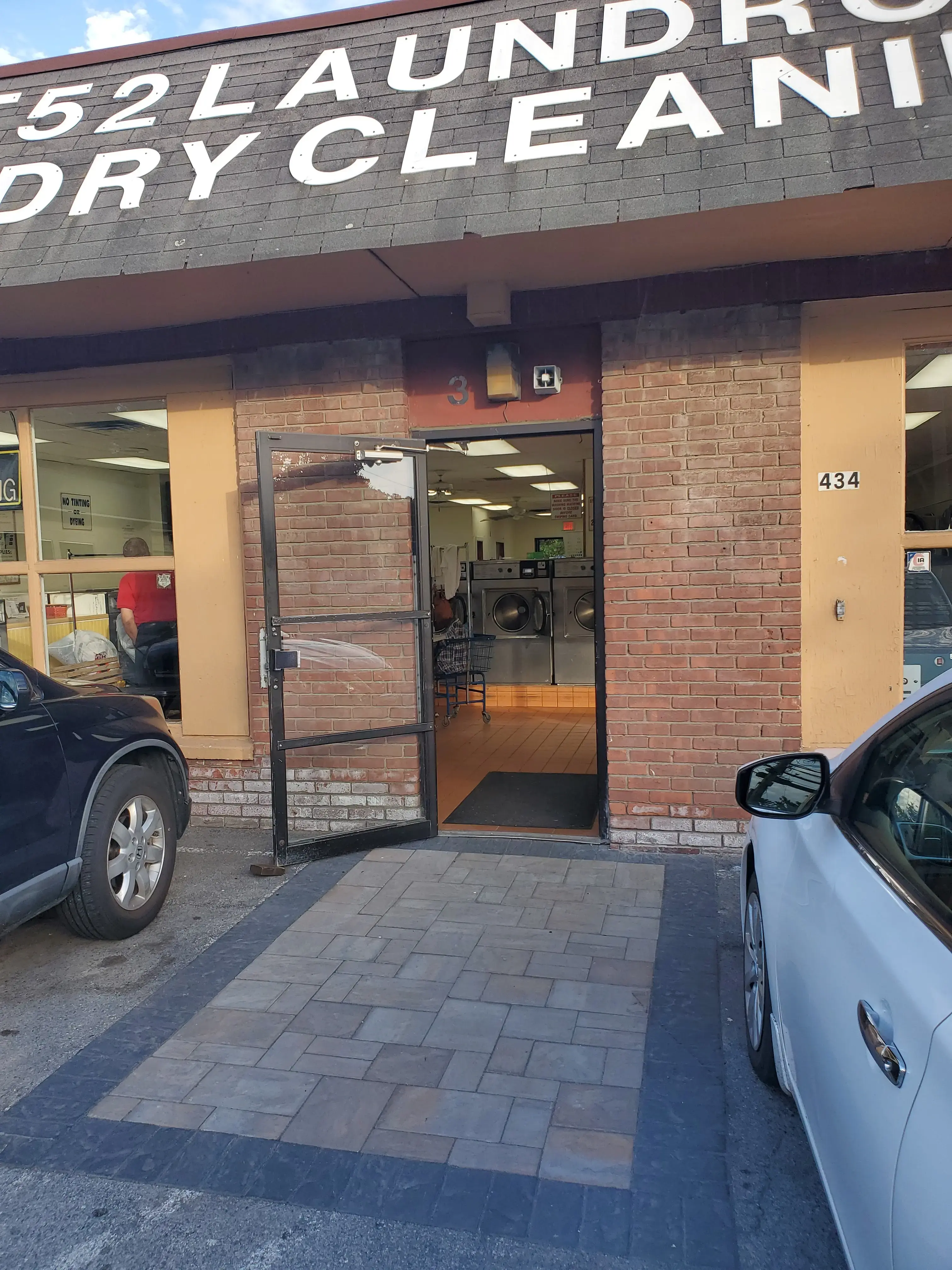 Margaret's Laundromat - Image 2