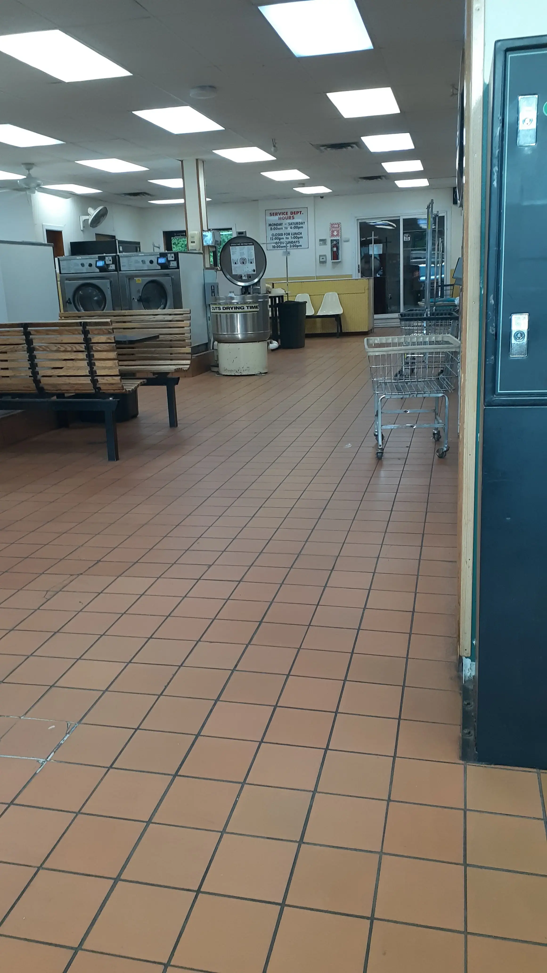 Margaret's Laundromat - Image 7