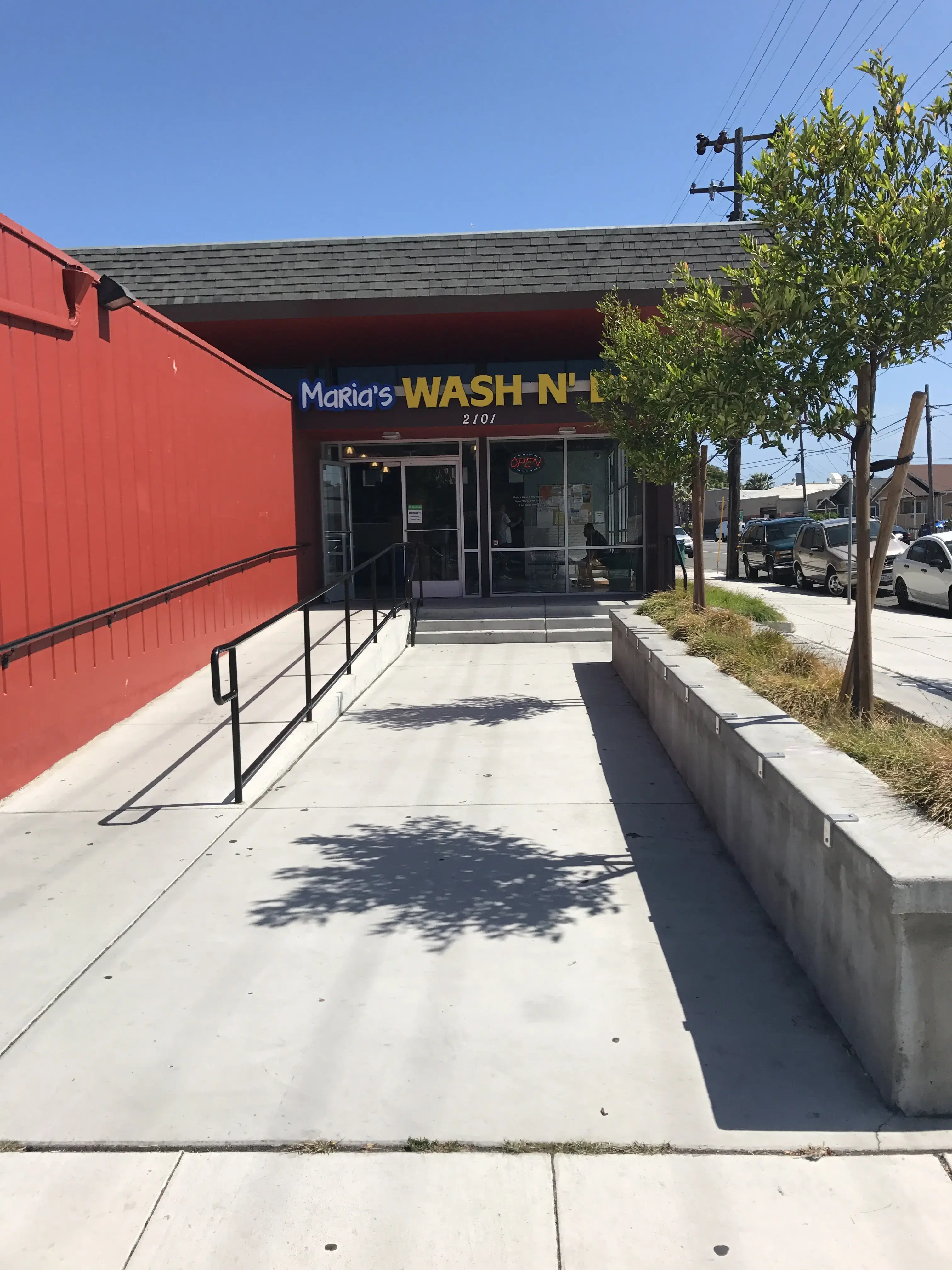 Maria's Wash N' Dry - Image 4