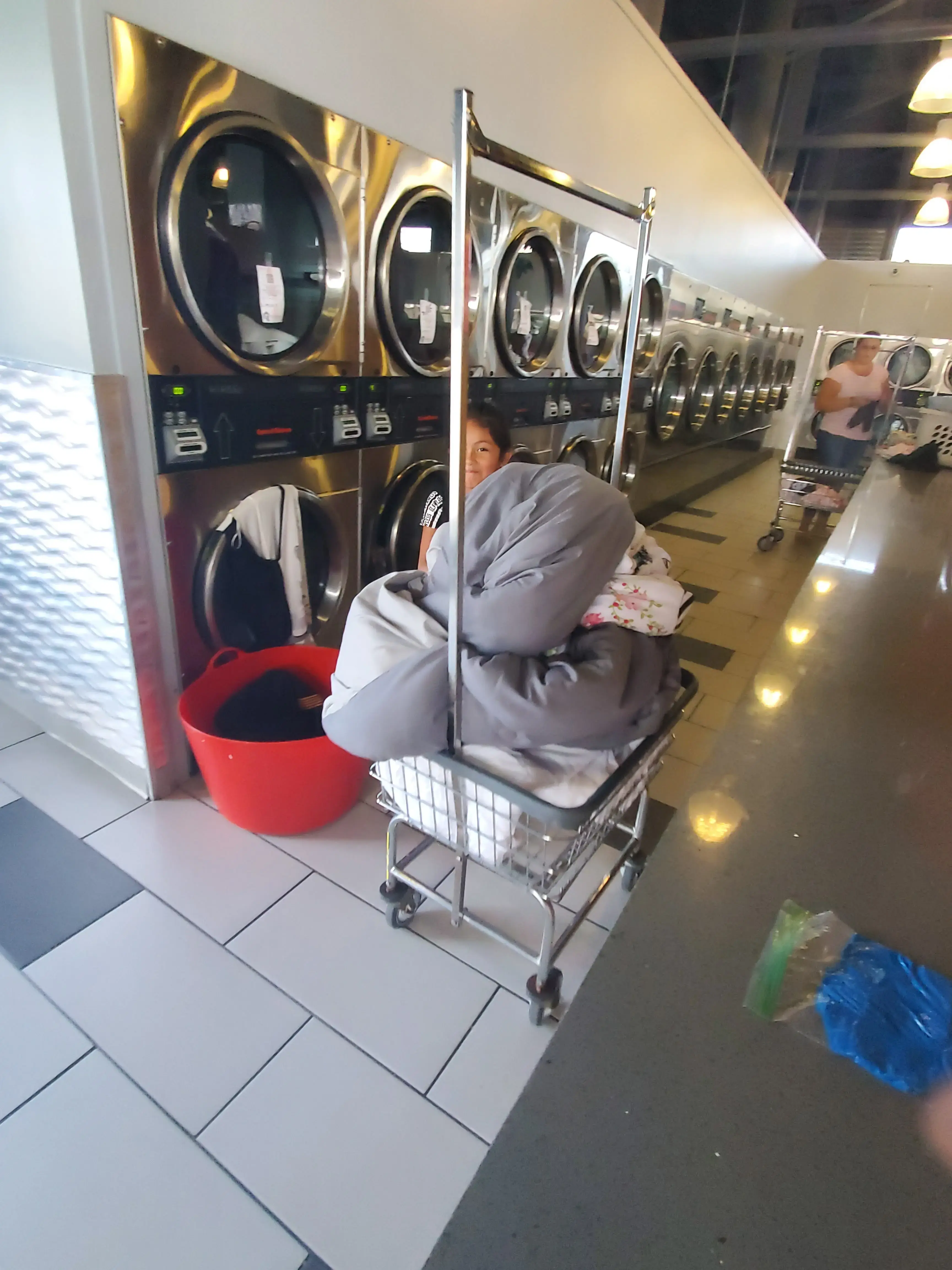 Maria's Wash N' Dry - Image 9