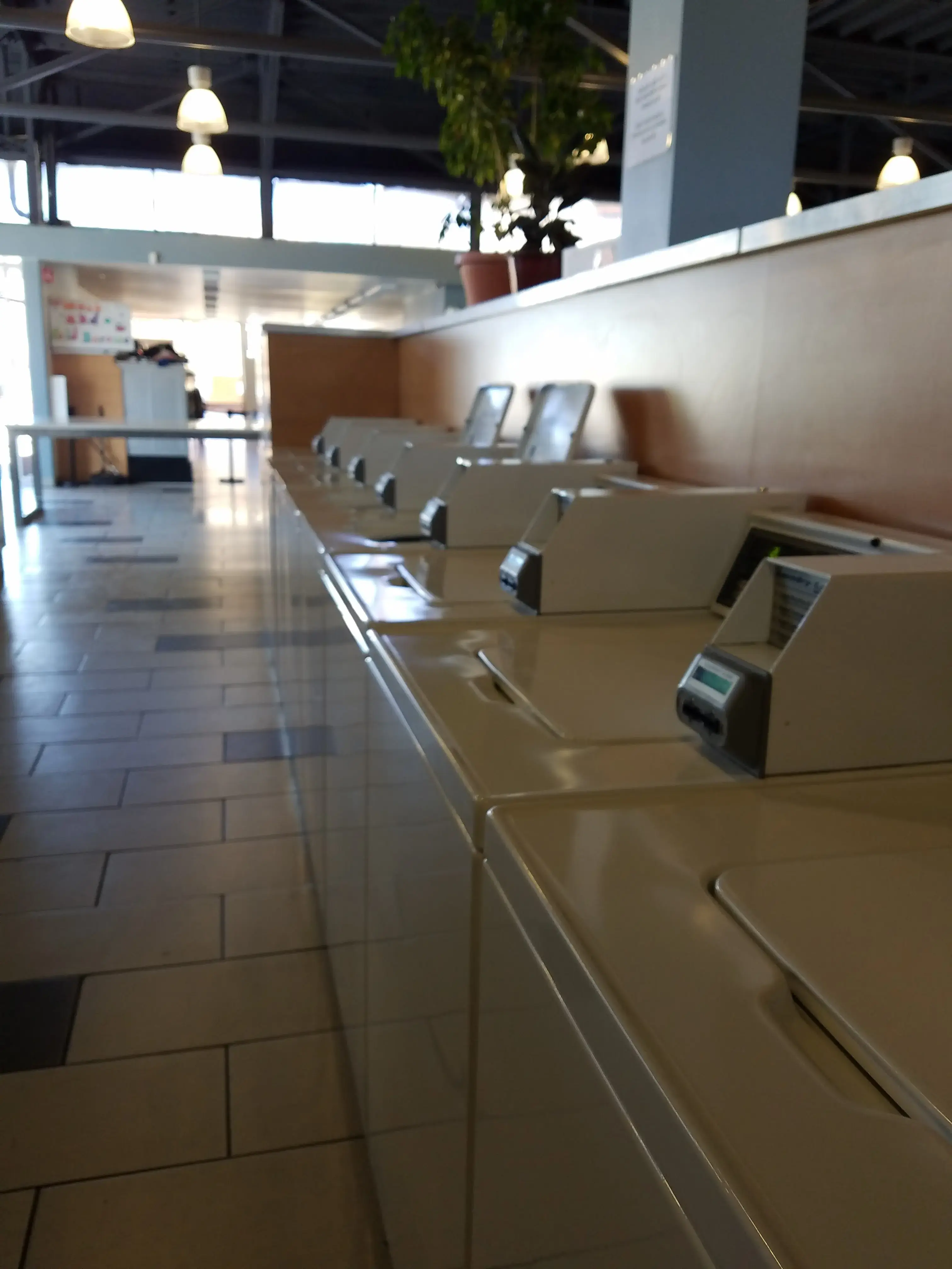 Maria's Wash N' Dry - Image 11