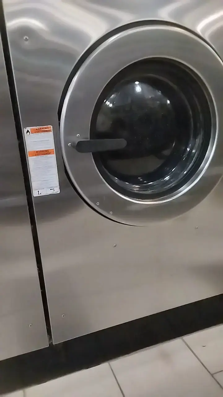 Maria's Wash N' Dry - Image 5