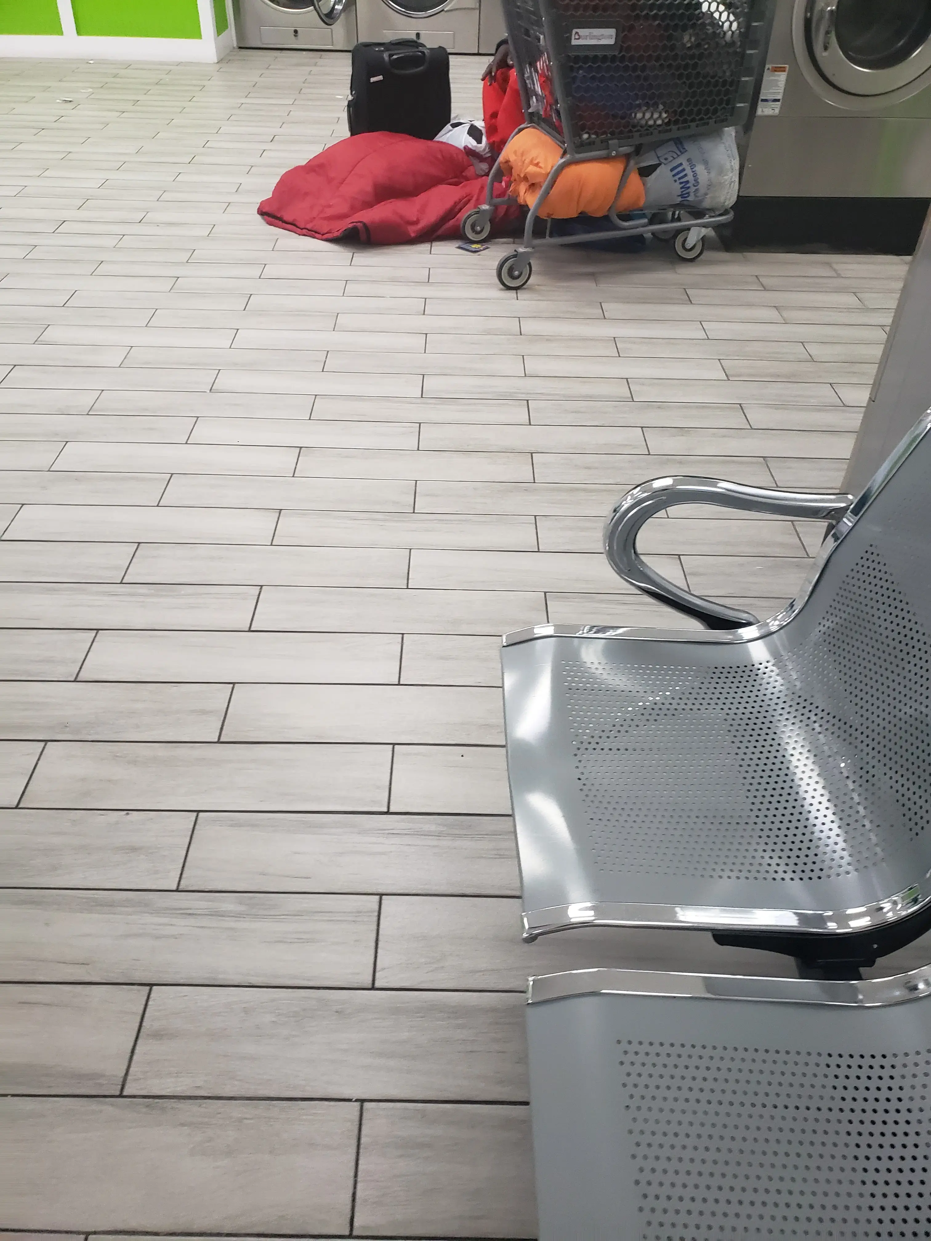 Marietta Coin Laundry - Yes, we are open 24 hrs - Image 12