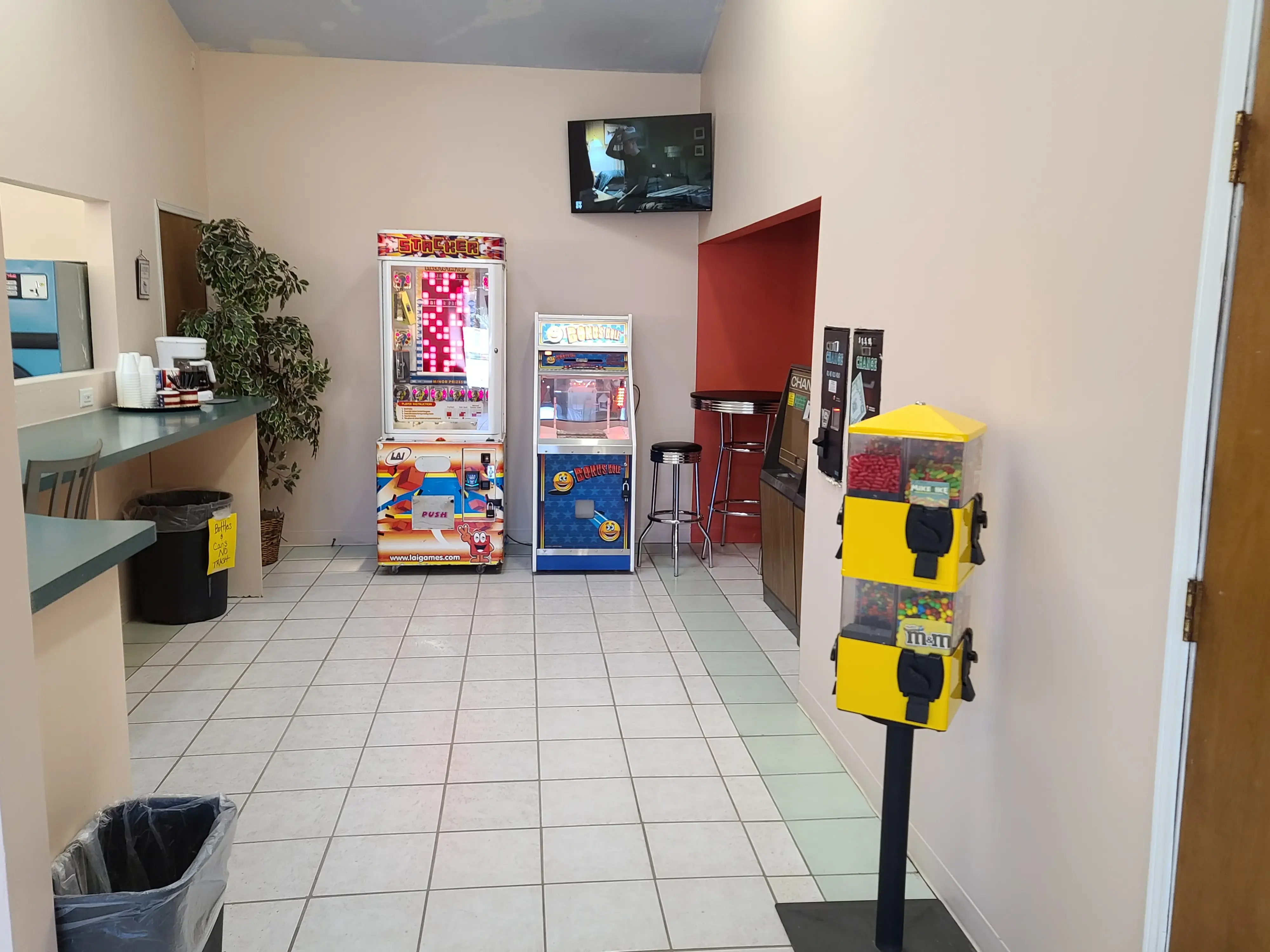 Mario's Coin Laundry - Image 4