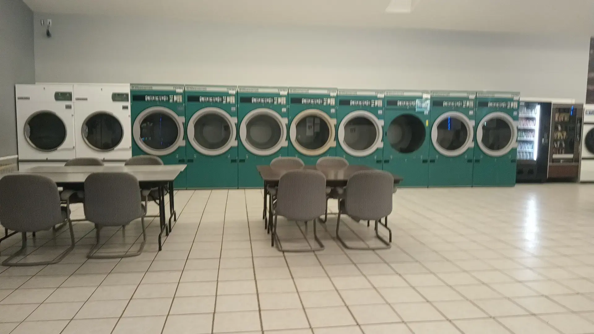 Mario's Coin Laundry - Image 11