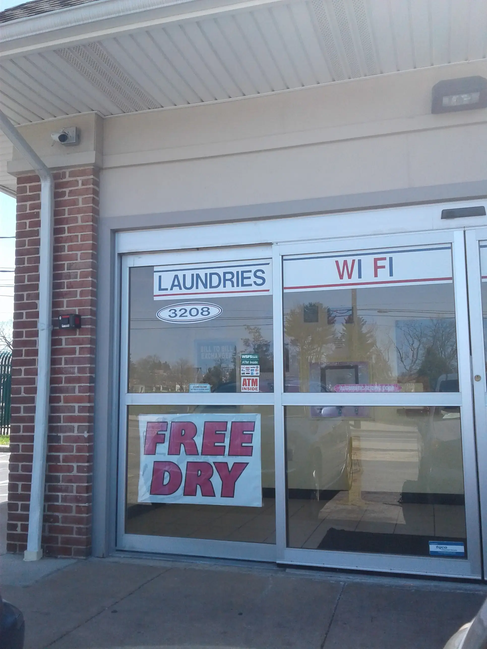 Market St Laundry thumbnail 3