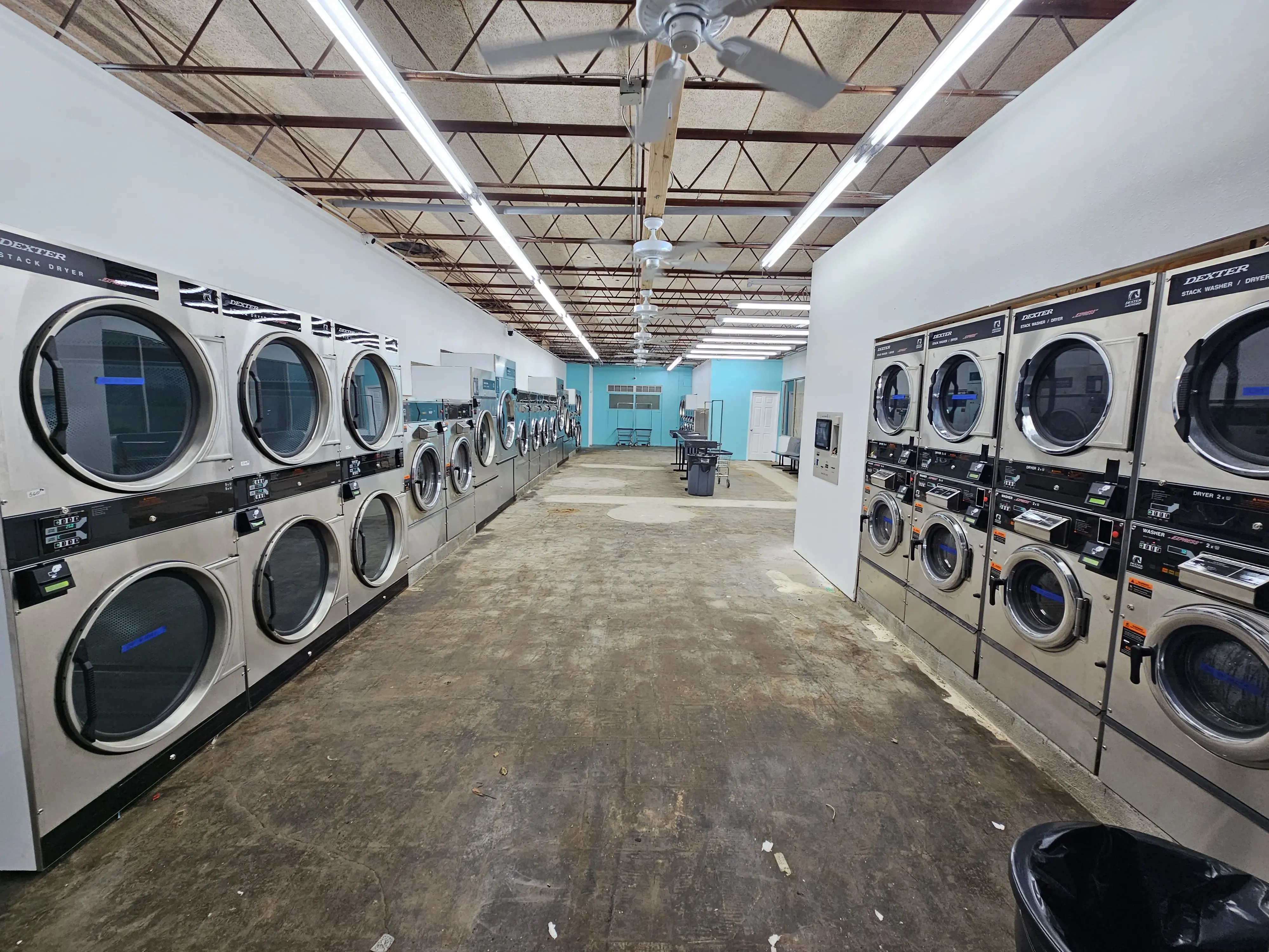 Mark's 24/7 Laundromats - Image 6