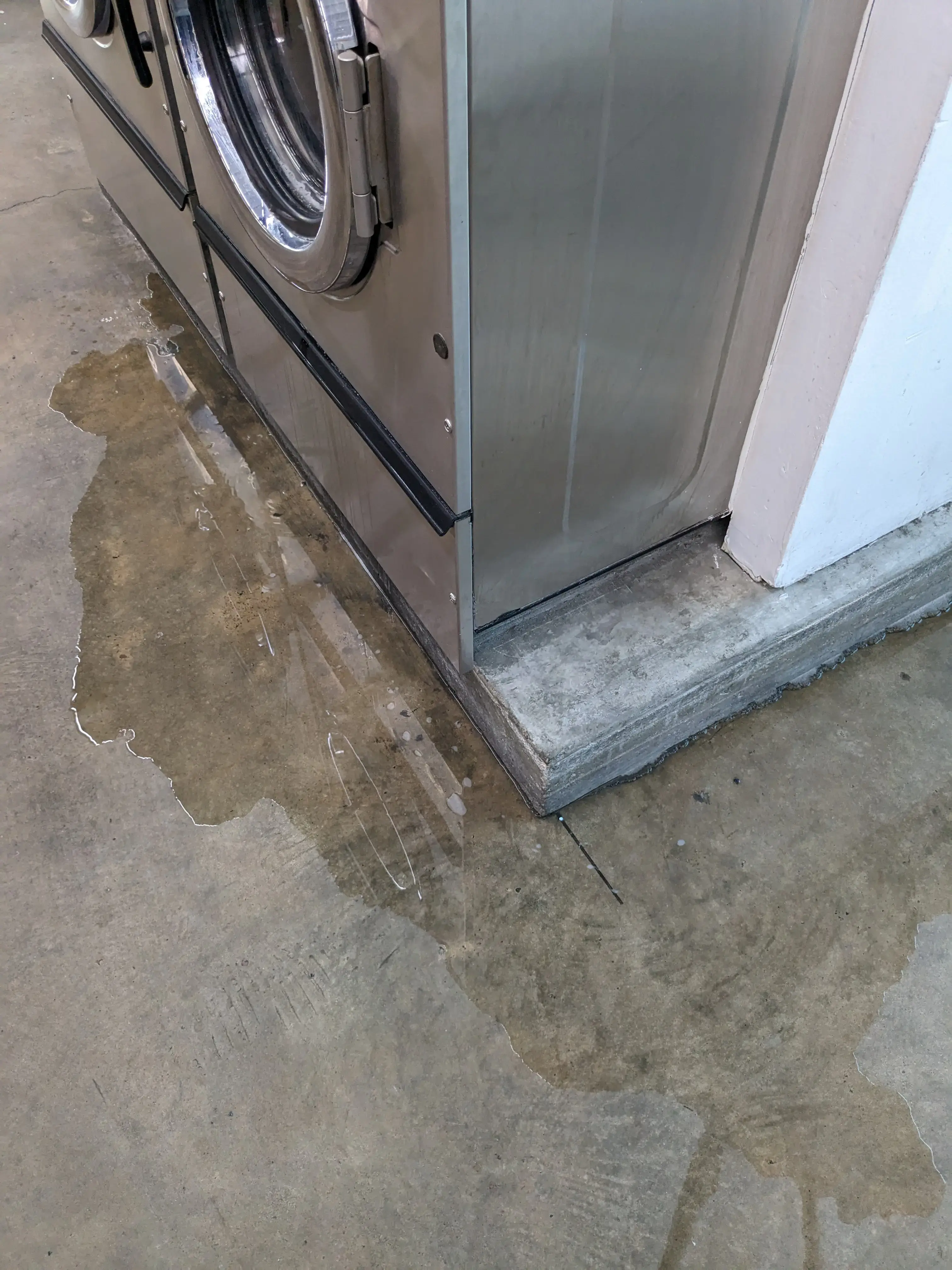 Mark's 24/7 Laundromats thumbnail 16