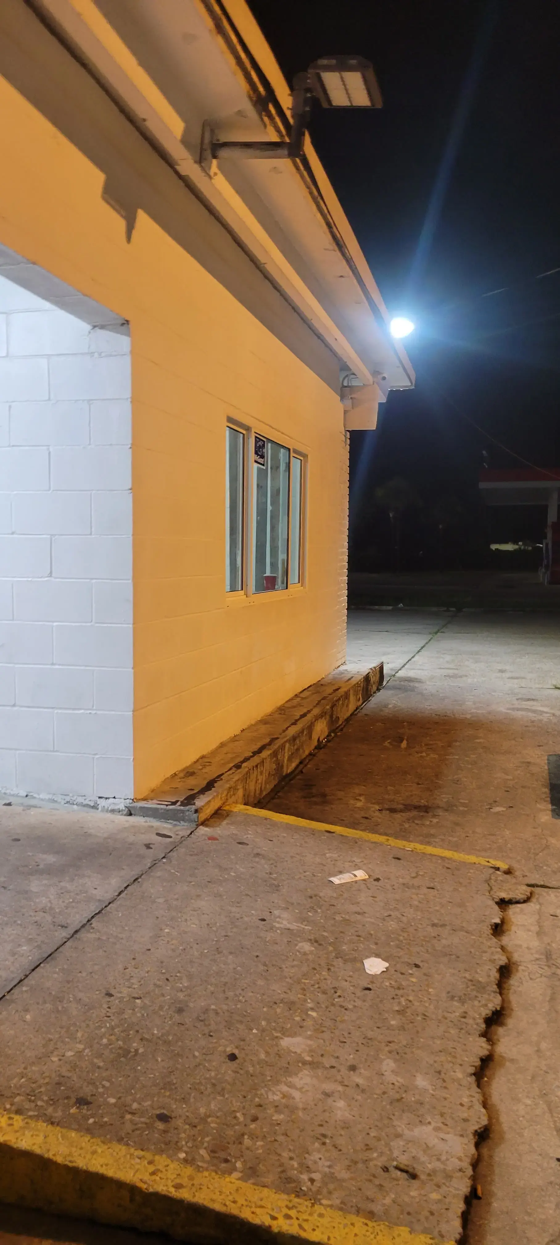 Mark's 24/7 Laundromats - Image 5