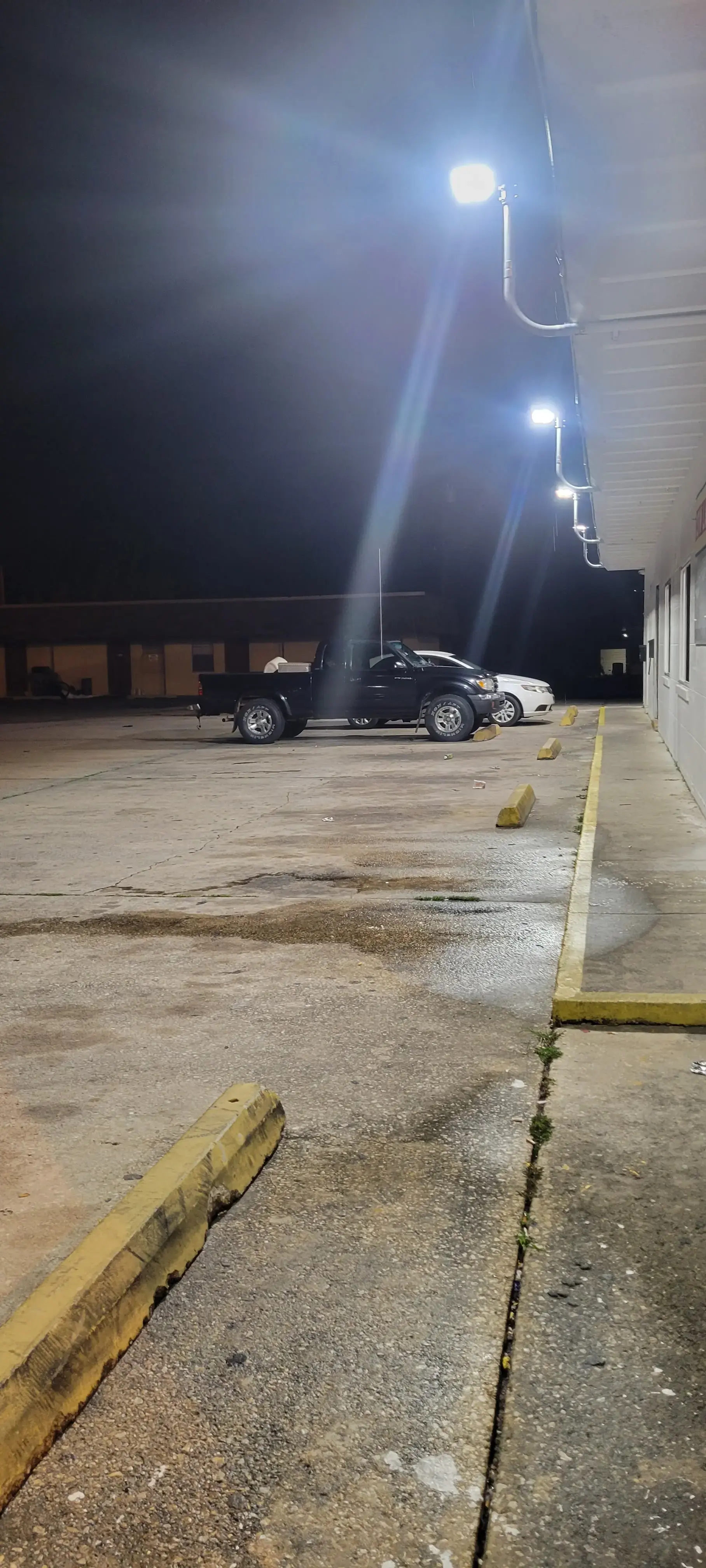 Mark's 24/7 Laundromats thumbnail 4