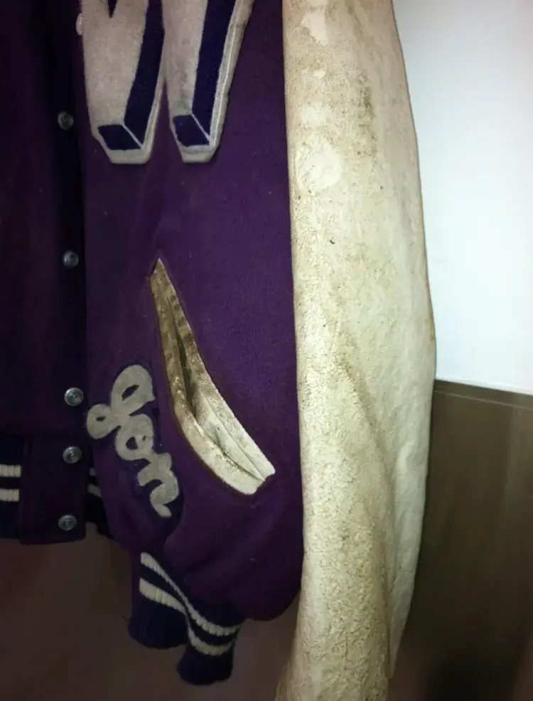 Maroney's Dry Cleaners & Laundry Pick up and Delivery - Image 4