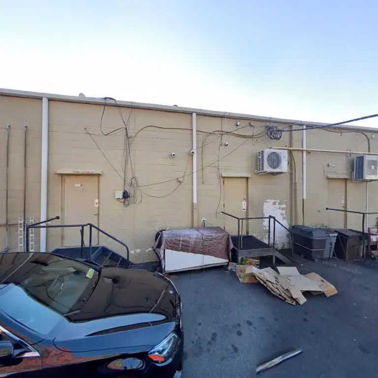 Mary’s Laundromat & Dry Cleaning - Image 5