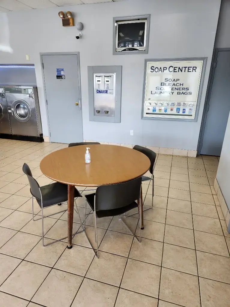 Massillon Coin Laundry - Image 16