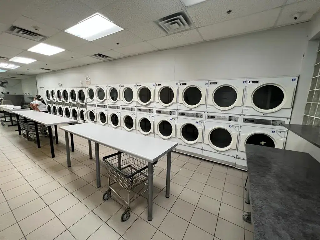 Master Wash Laundromat thumbnail 7