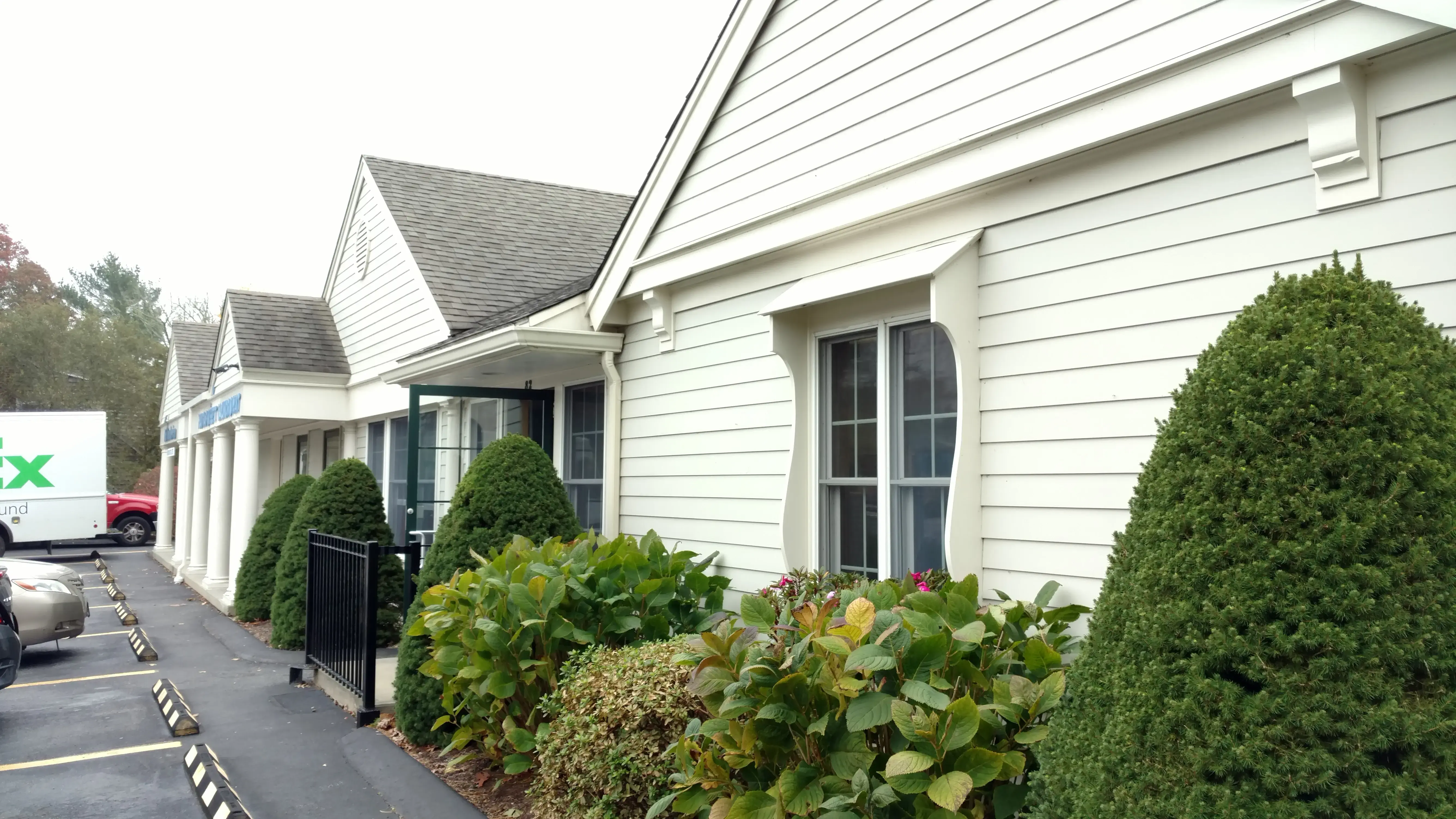 Mattapoisett Laundromat thumbnail 5