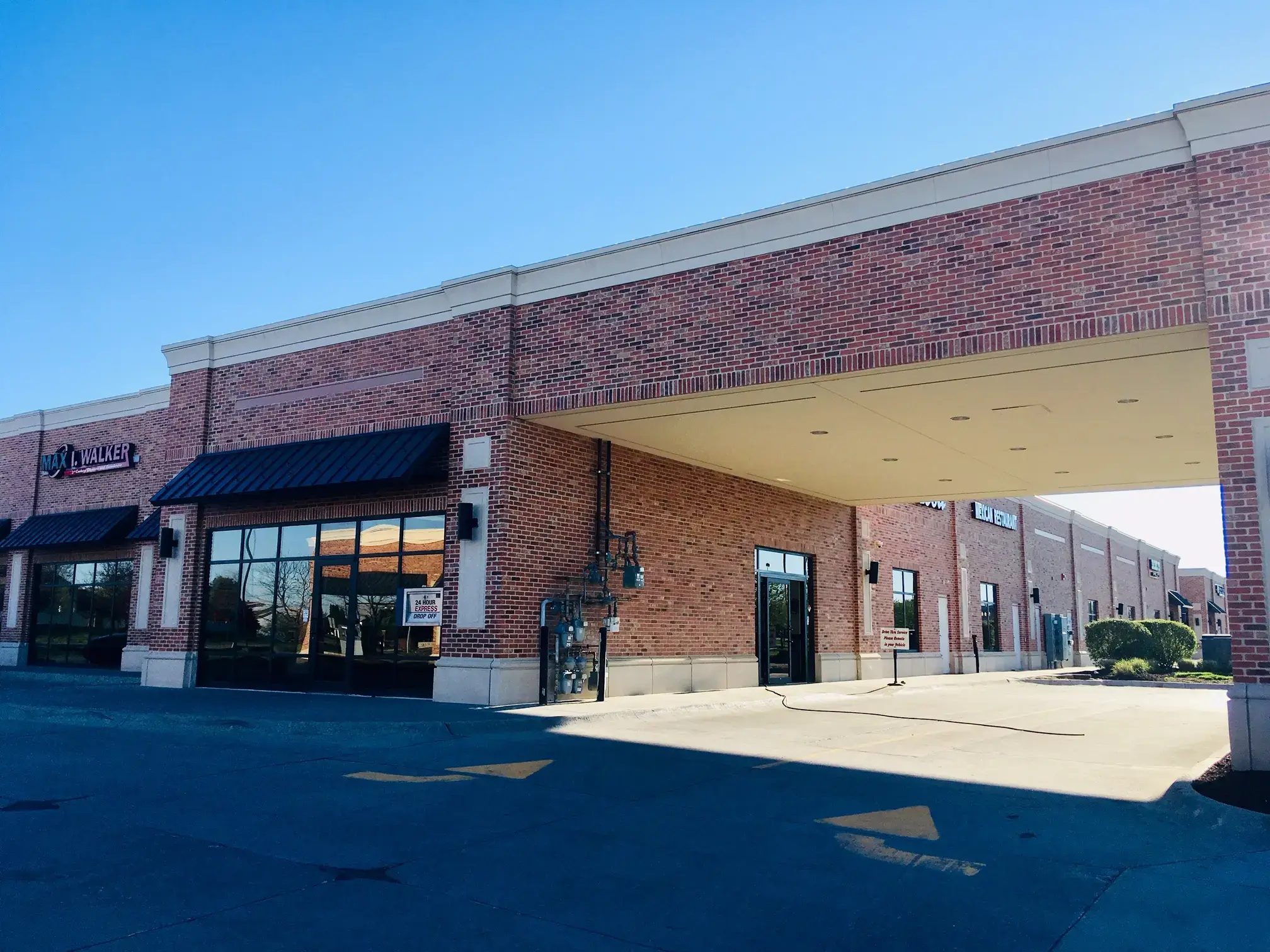 Max I. Walker — 158th & Maple Store thumbnail 14