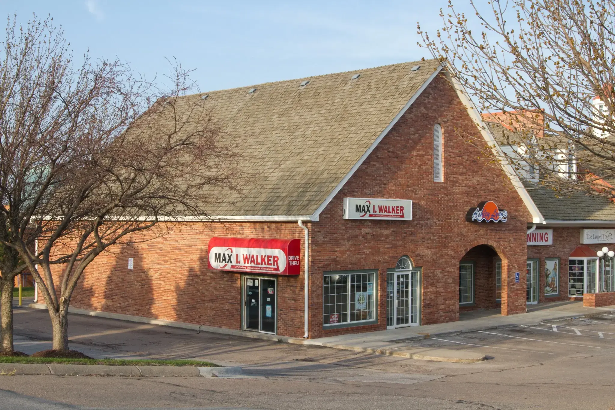 Max I. Walker — 168th & Q Store thumbnail 15