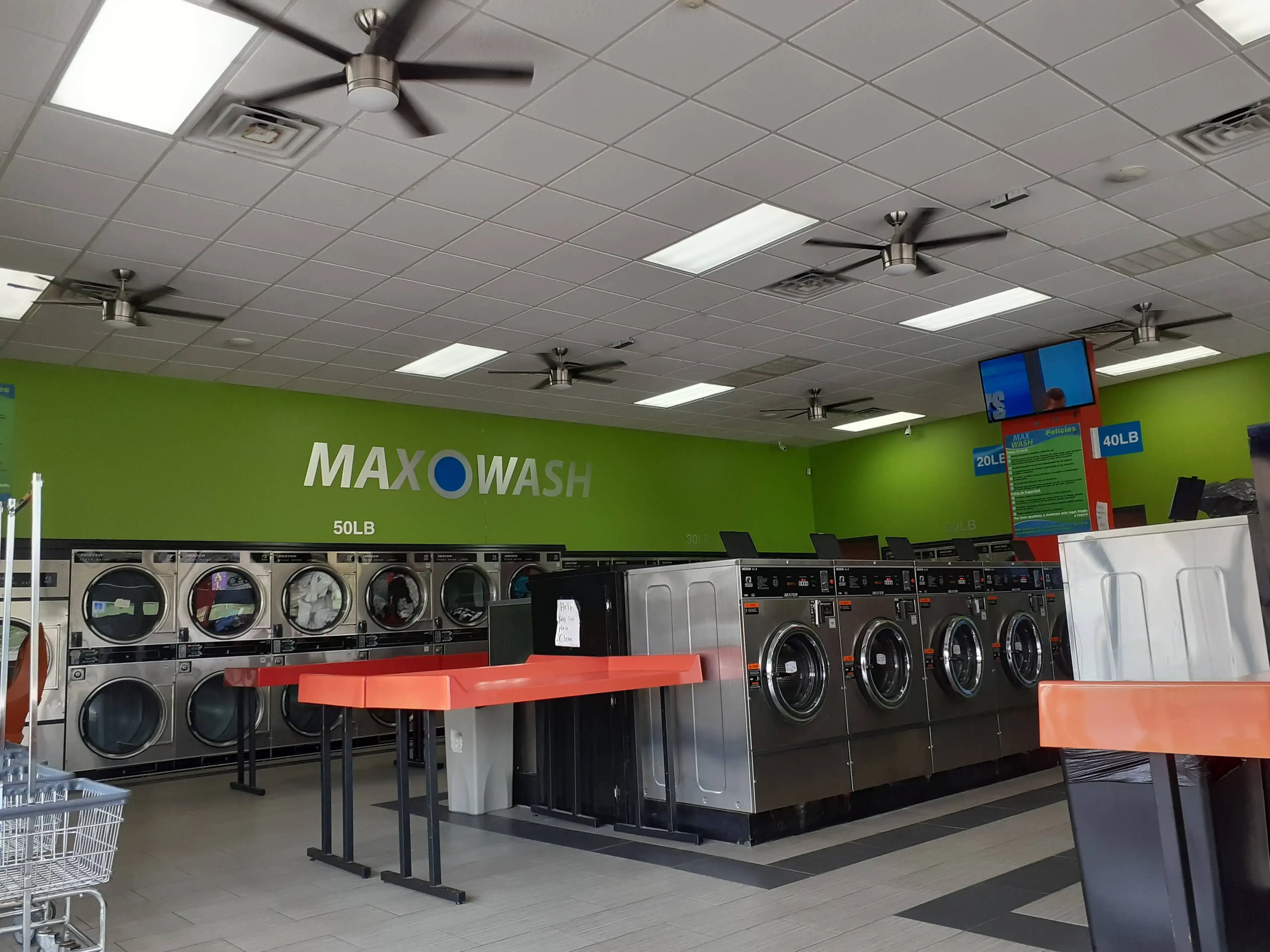 Max Wash Washateria Laundry Laundromat thumbnail 2