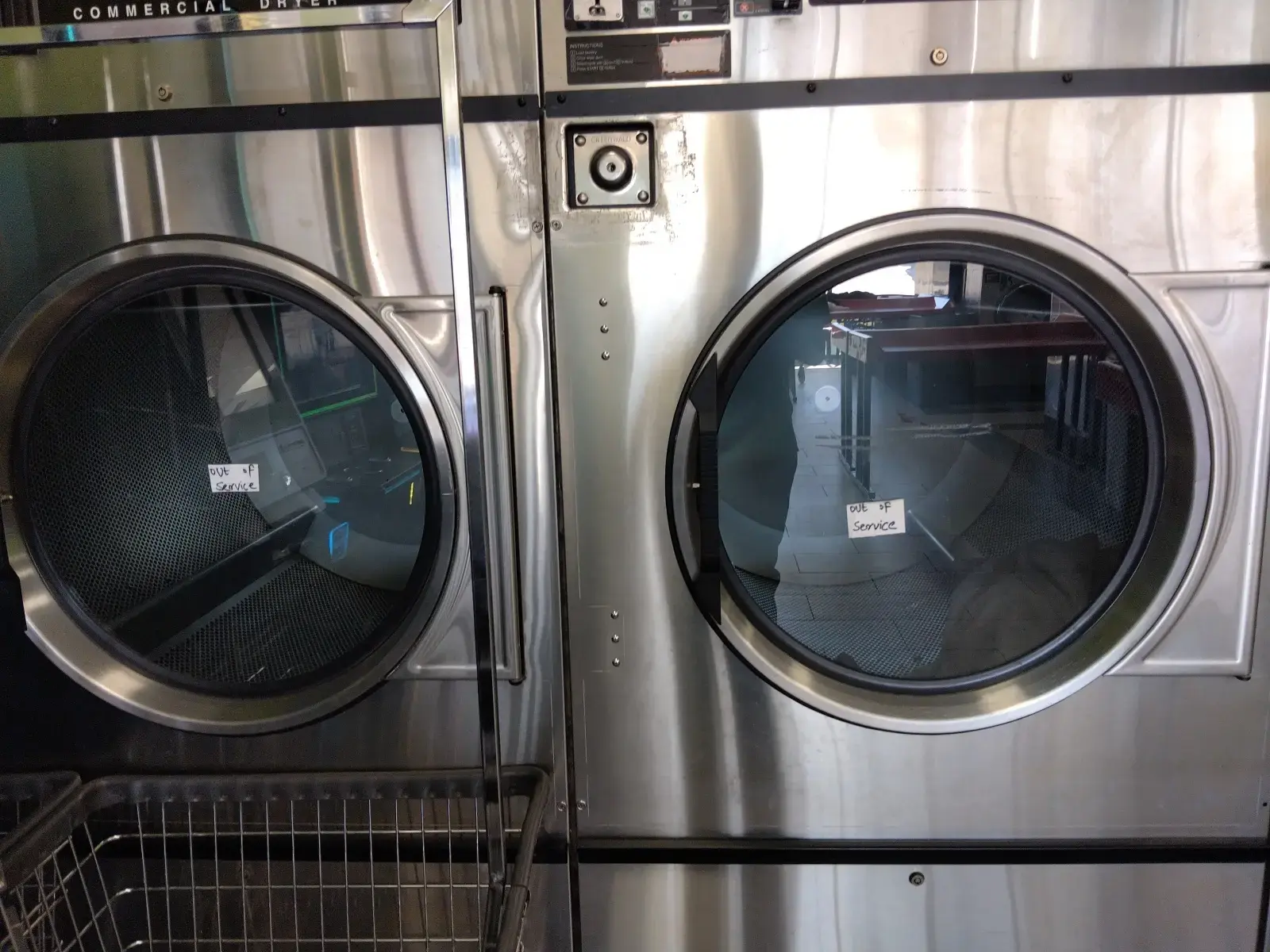 Max Wash Washateria Laundry Laundromat thumbnail 1
