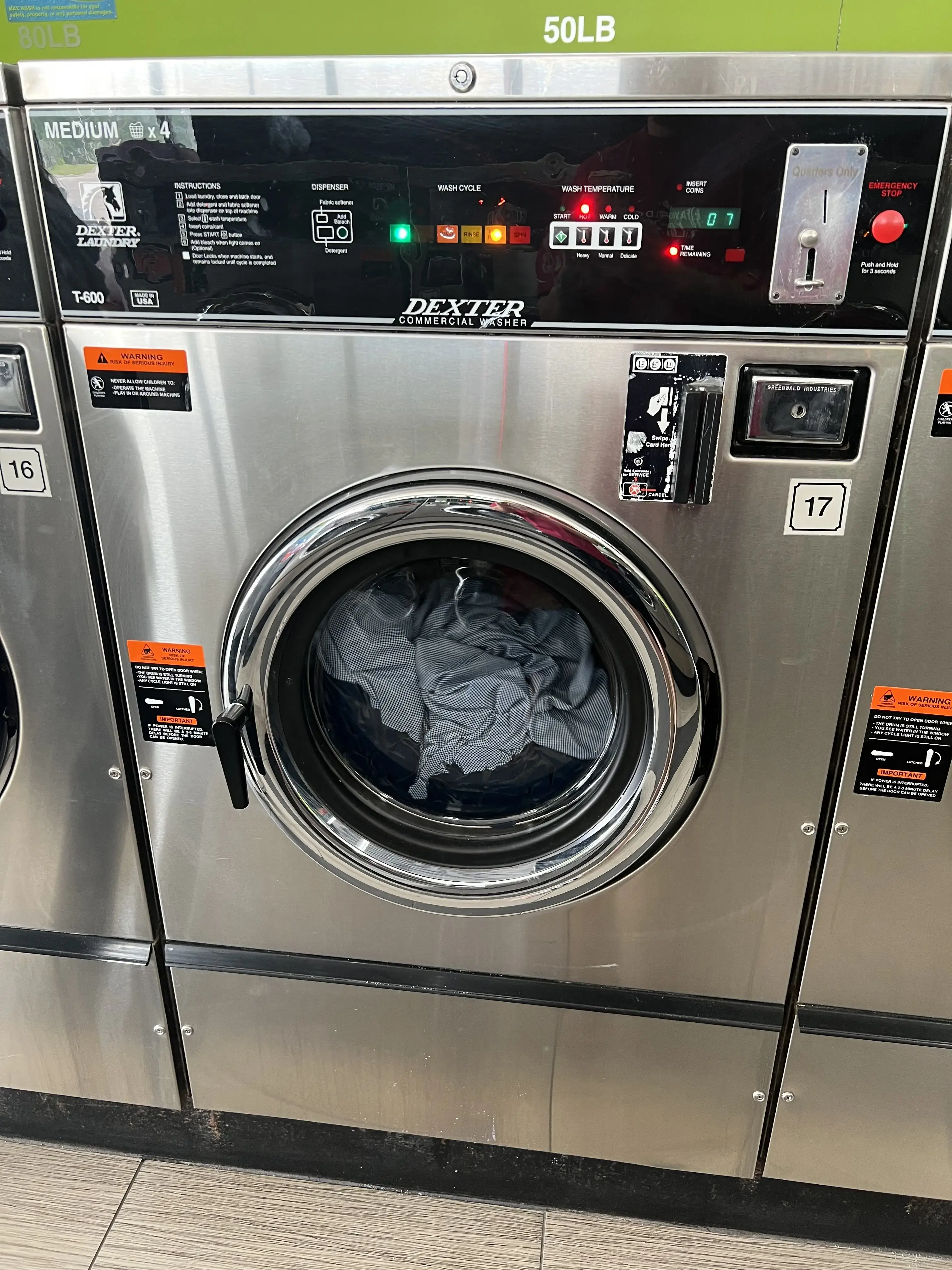 Max Wash Washateria Laundry Laundromat thumbnail 17