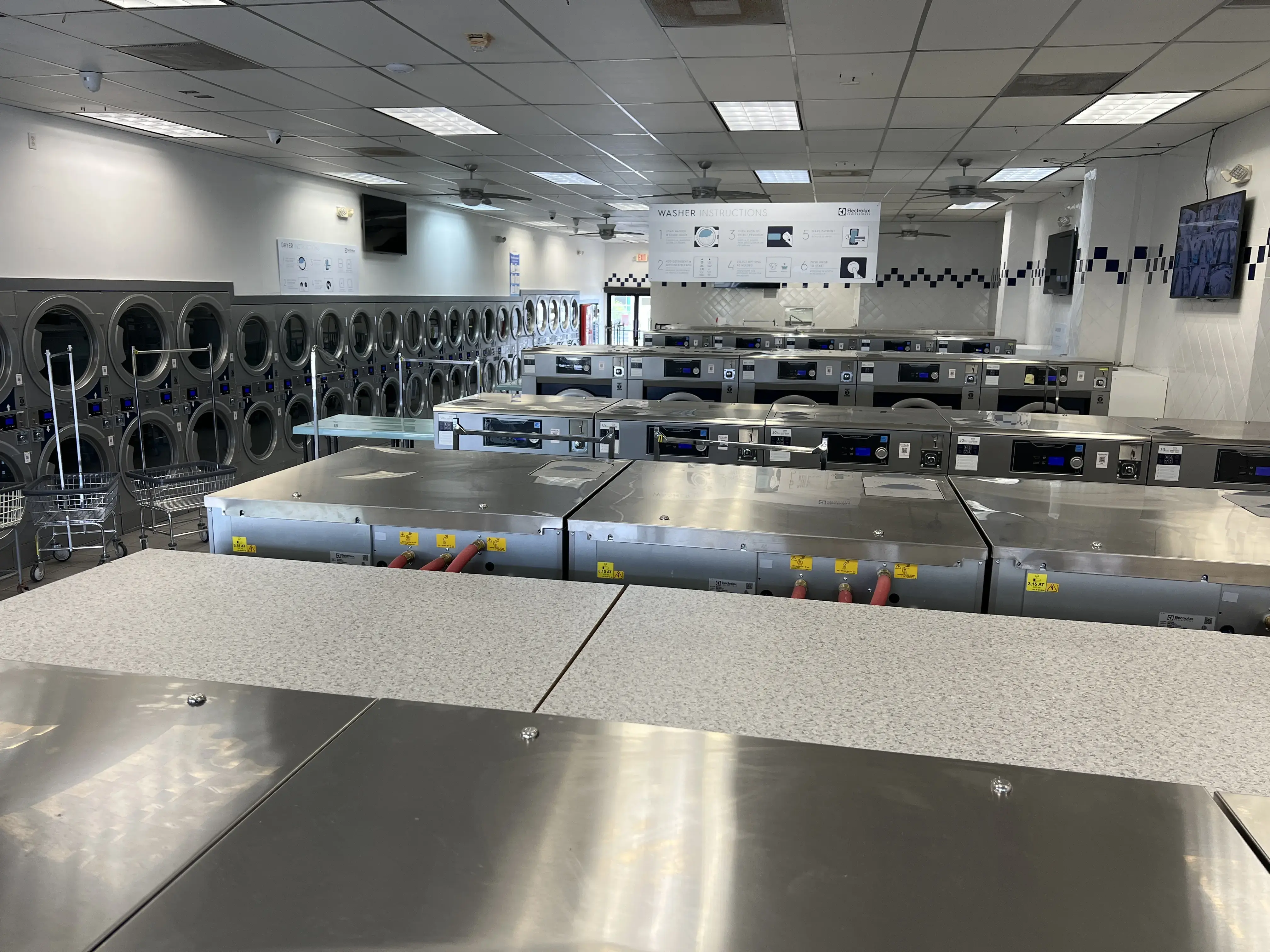 Mayfair Laundromat thumbnail 5