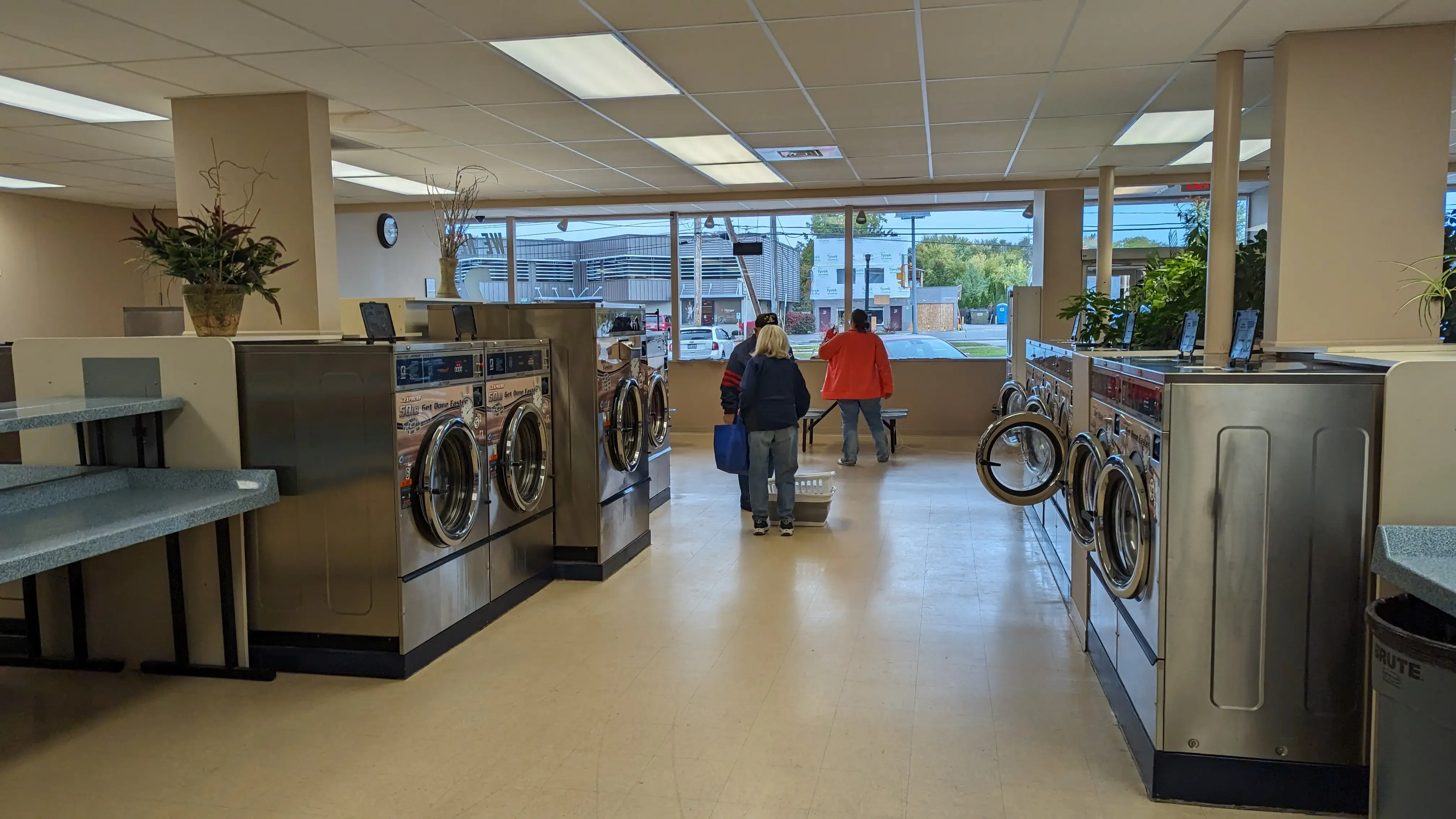 Mayfair Laundromat thumbnail 4