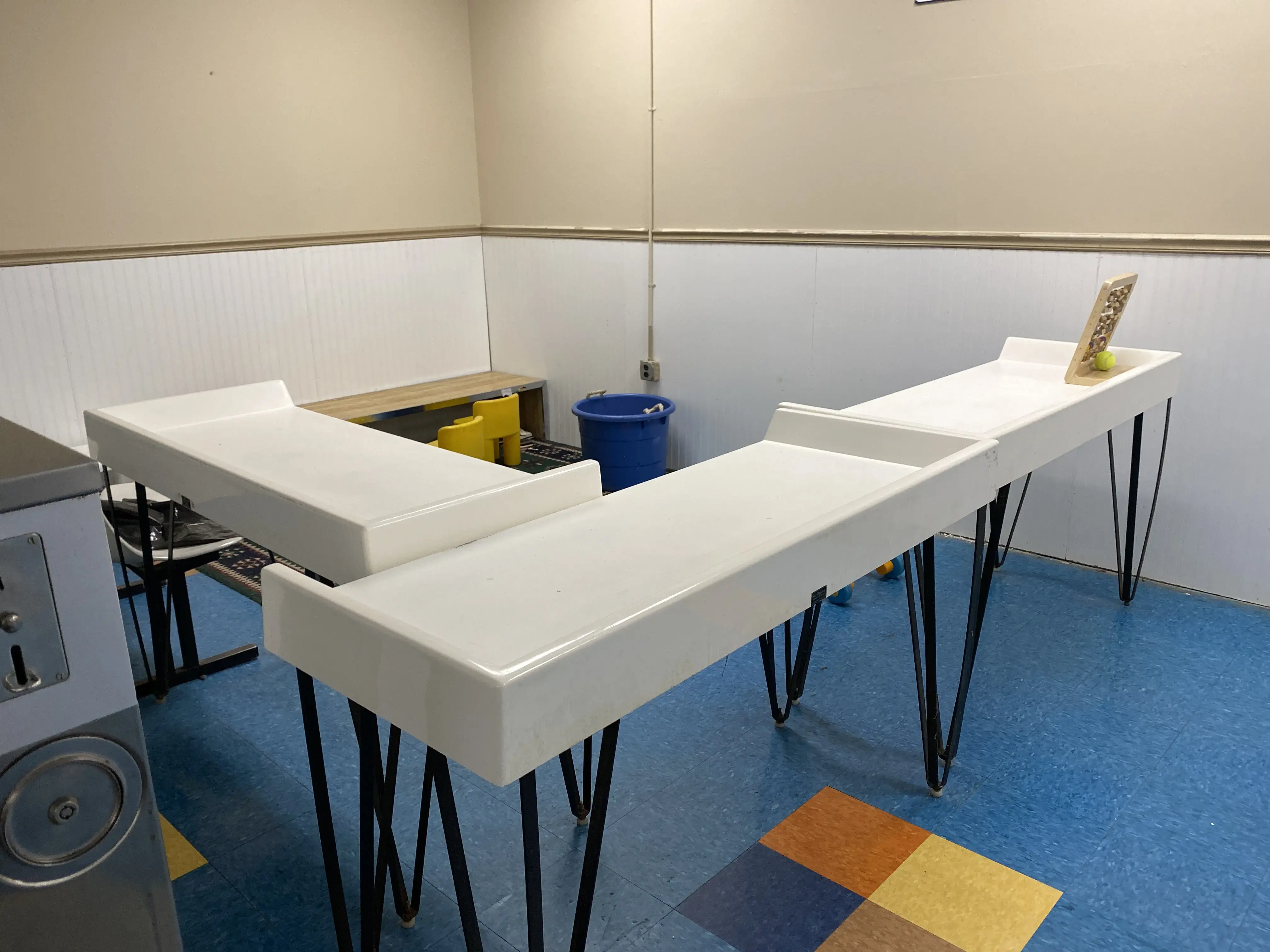 Mayflower Coin Laundry Mat - Image 9