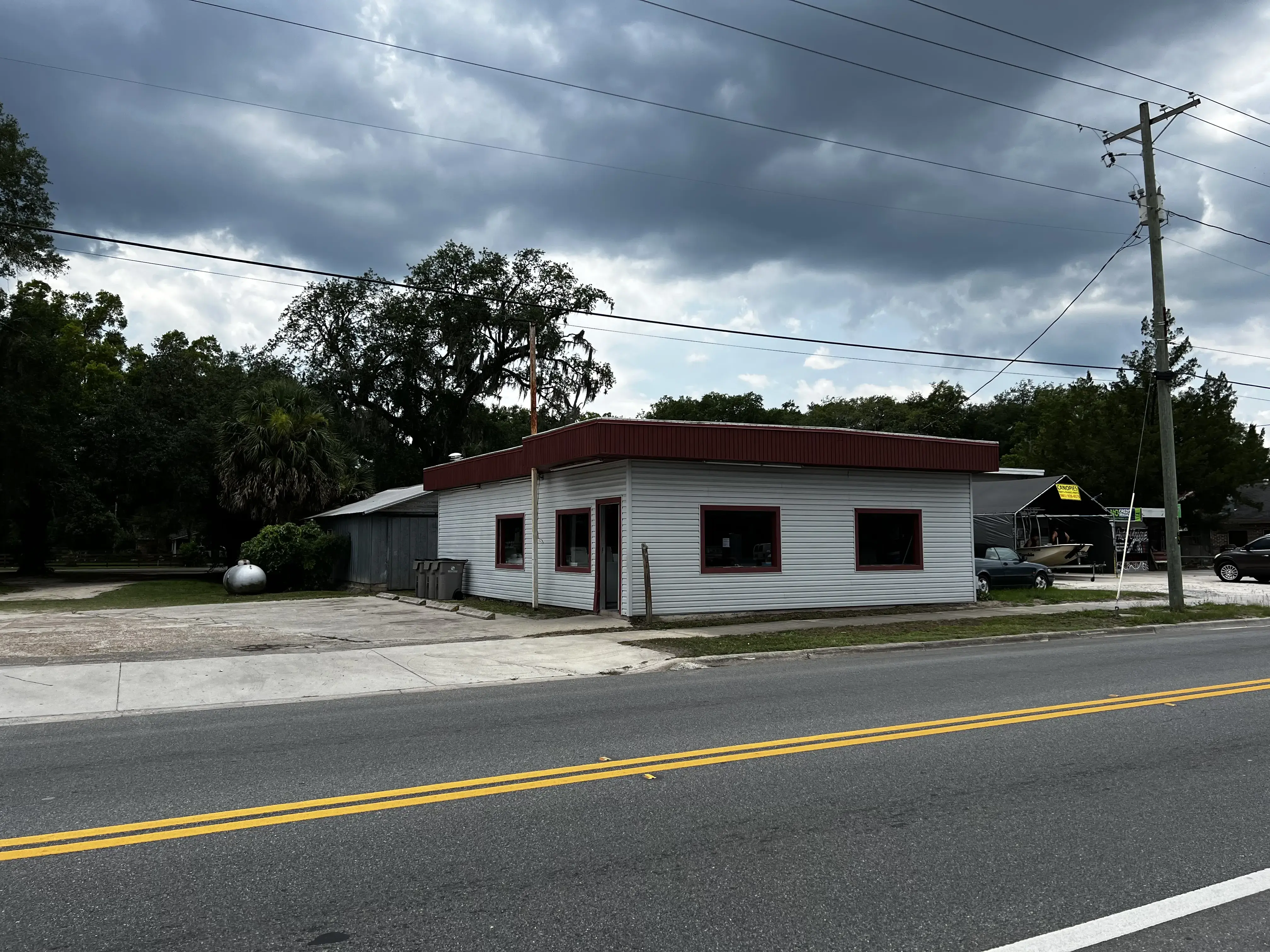 Mayo Laundromat - Image 1