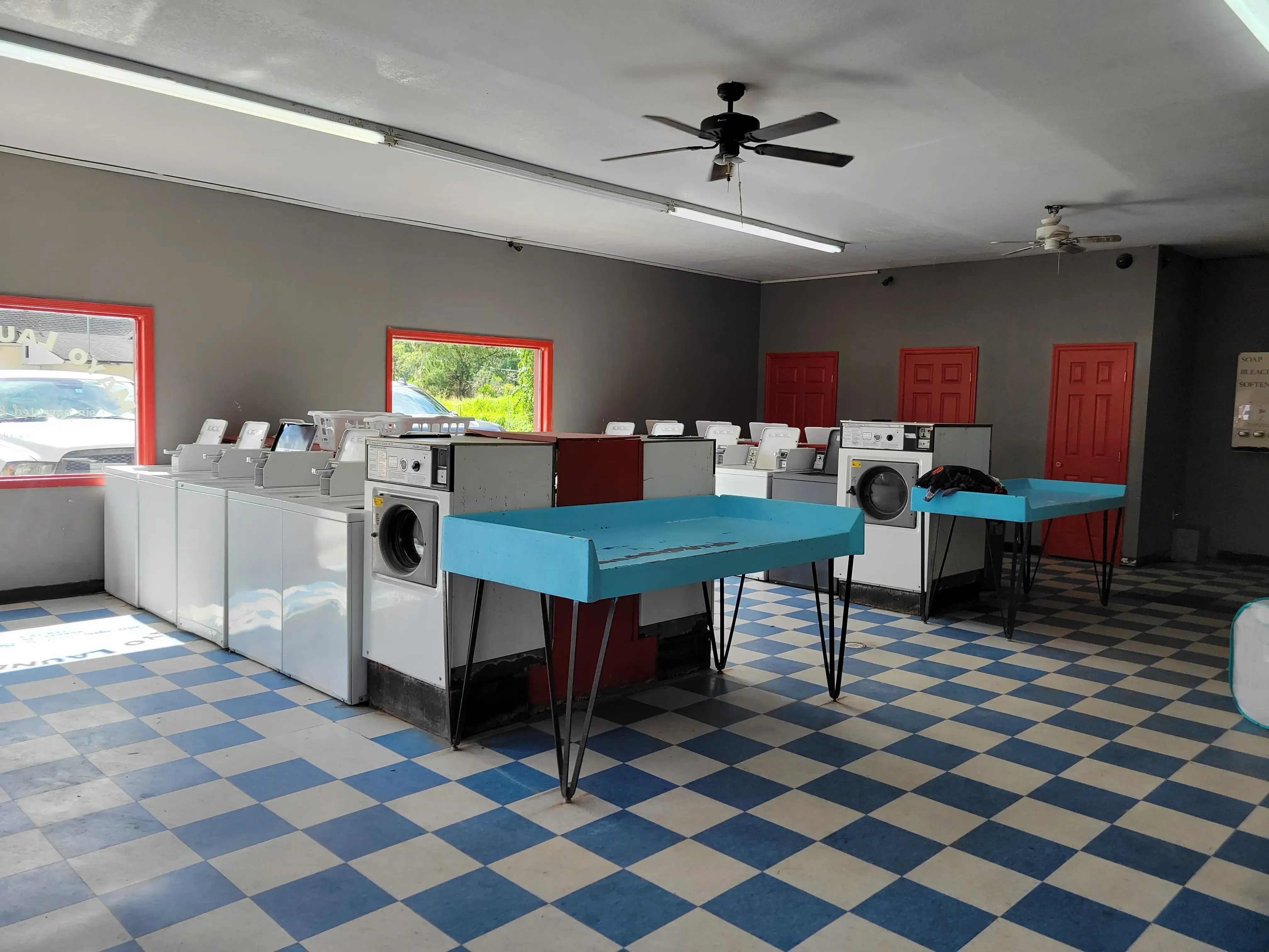 Mayo Laundromat - Image 7
