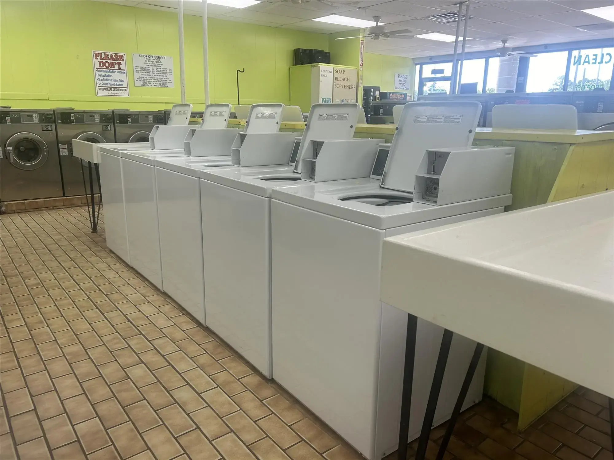 Mayport Coin Laundry thumbnail 11