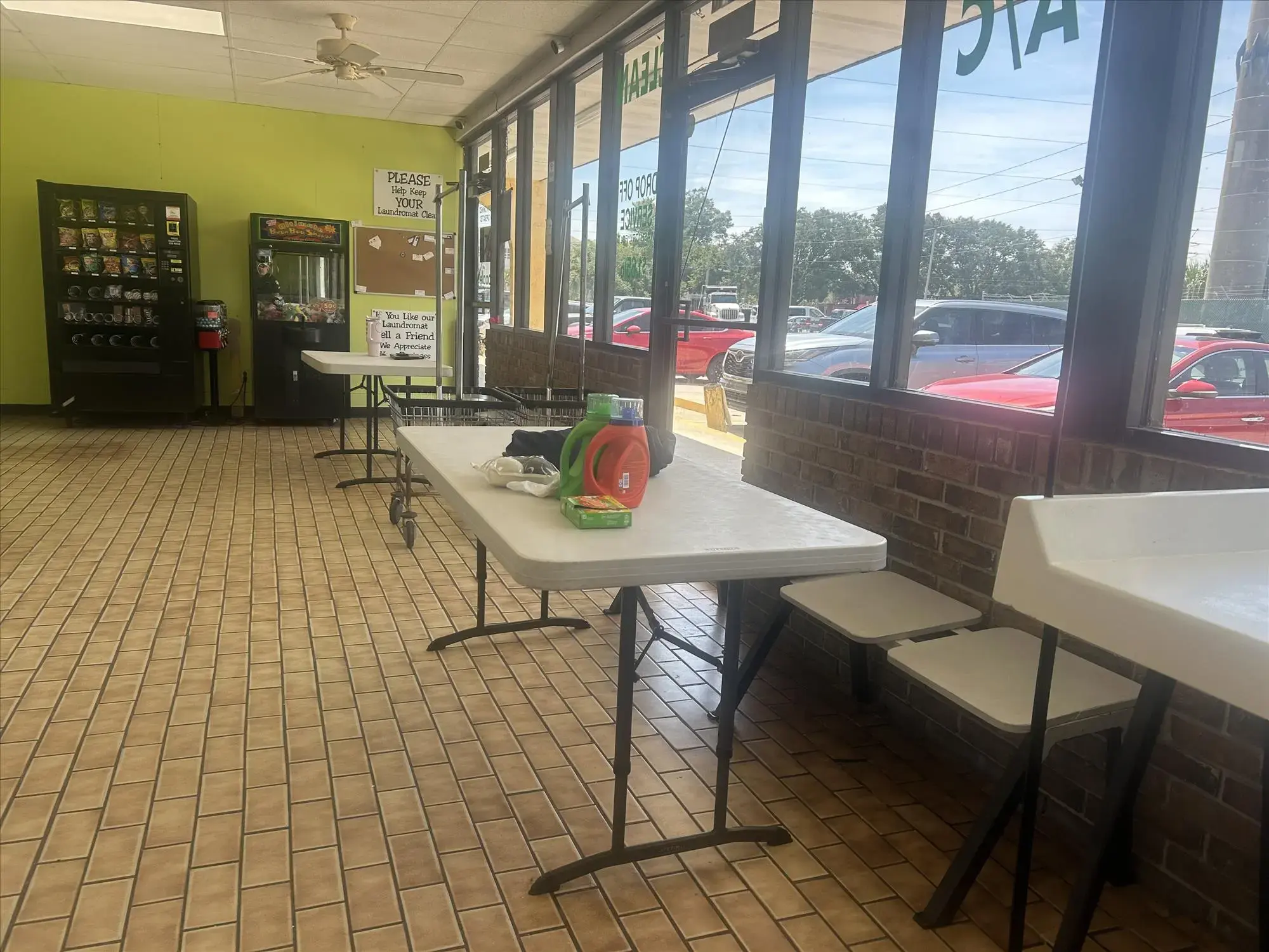 Mayport Coin Laundry thumbnail 6